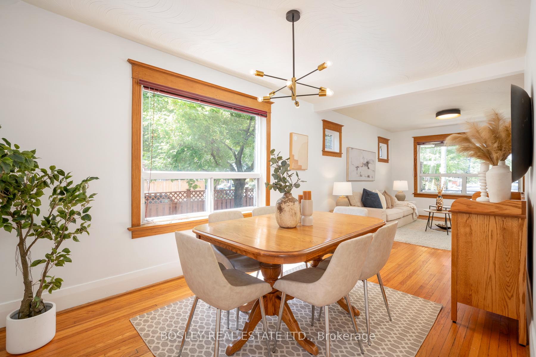 Photo 11 of 129 Linsmore Crescent, Toronto, Danforth Village-East York — HOMEH