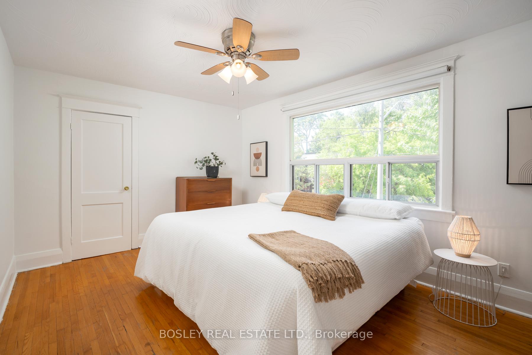 Photo 14 of 129 Linsmore Crescent, Toronto, Danforth Village-East York — HOMEH