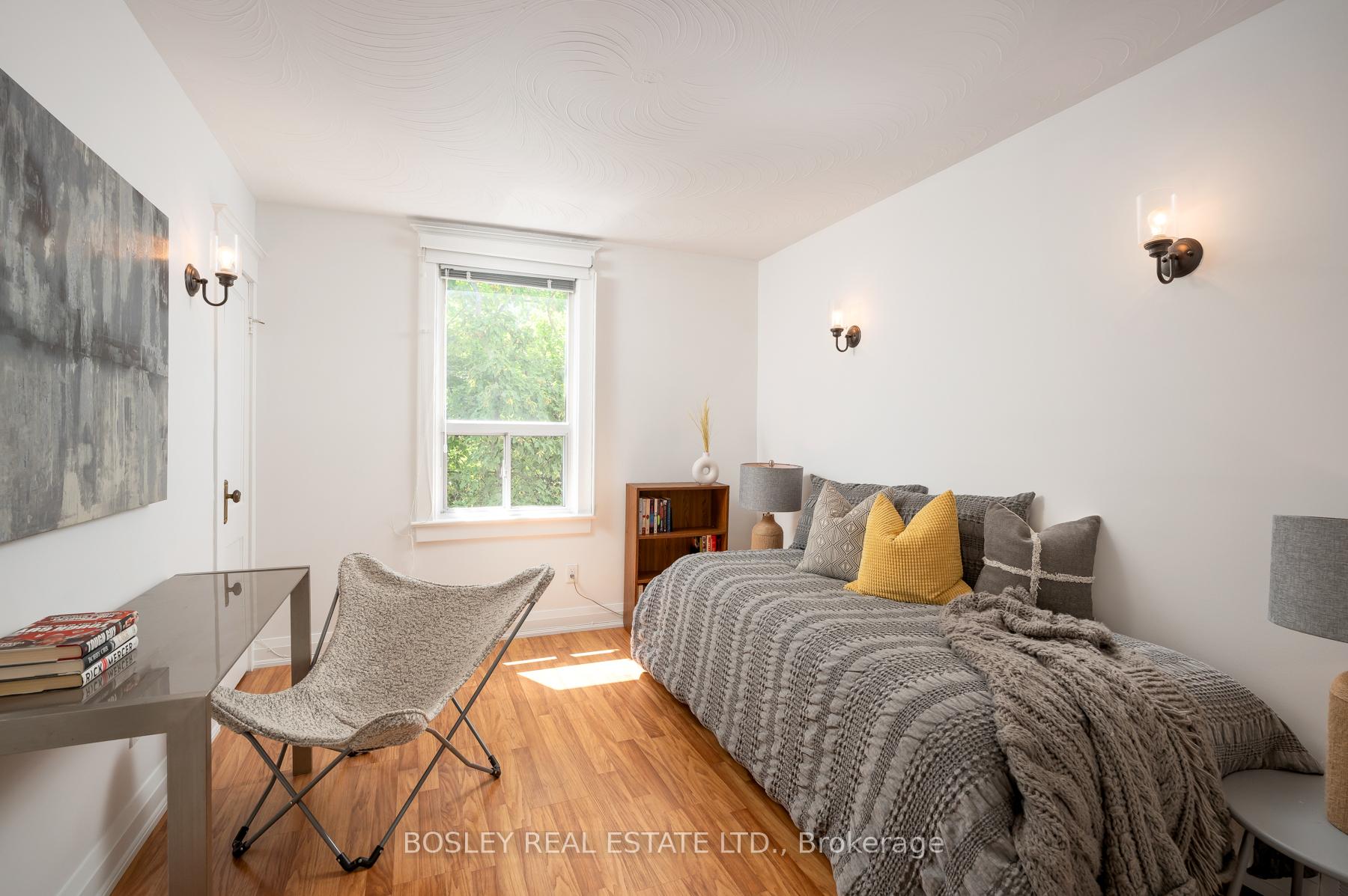 Photo 18 of 129 Linsmore Crescent, Toronto, Danforth Village-East York — HOMEH