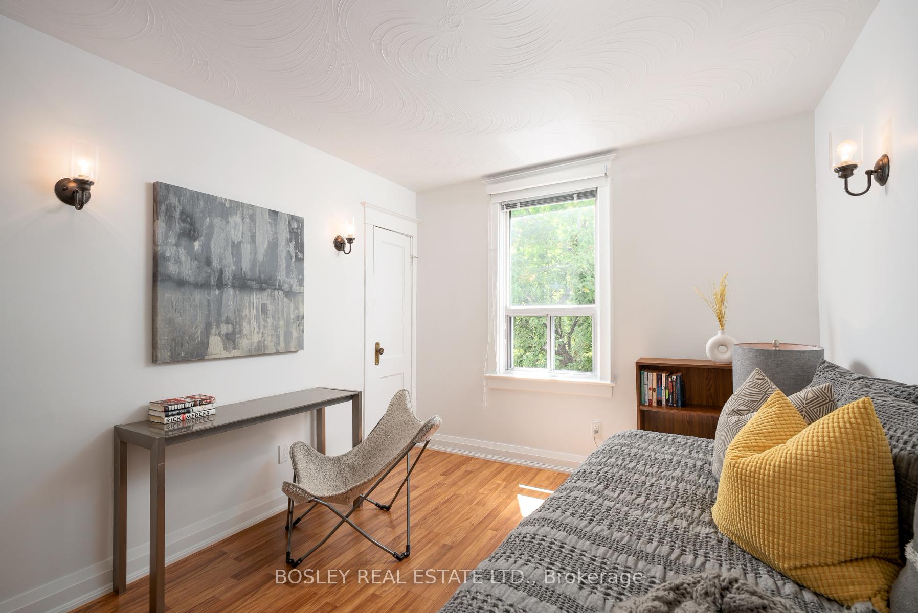 Photo 19 of 129 Linsmore Crescent, Toronto, Danforth Village-East York — HOMEH