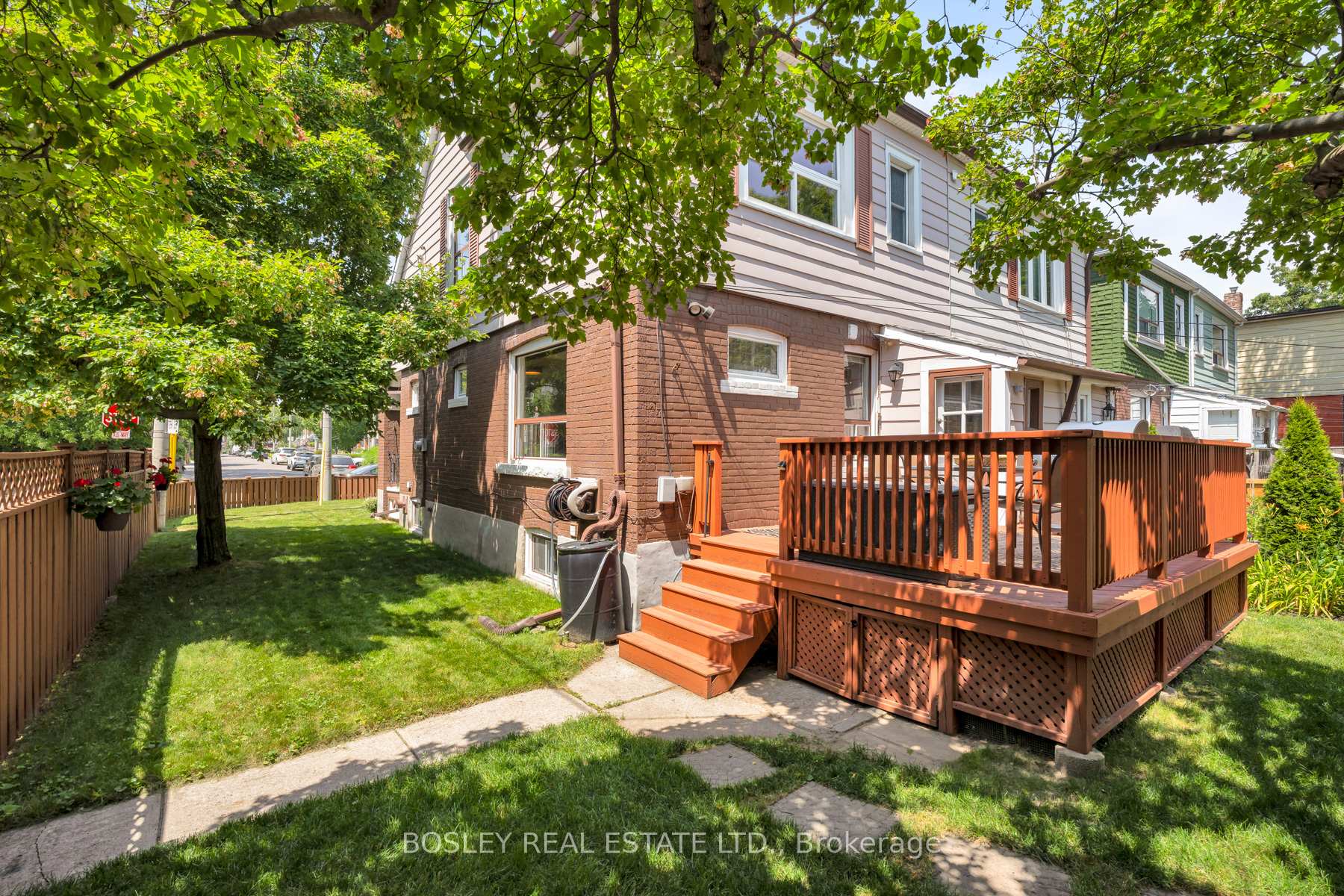 Photo 25 of 129 Linsmore Crescent, Toronto, Danforth Village-East York — HOMEH