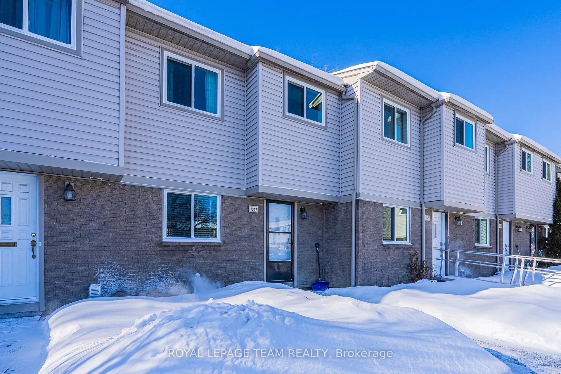 Photo 2 of Unit 67, 1347 Perez Crescent, Ottawa, Carson Grove — HOMEH