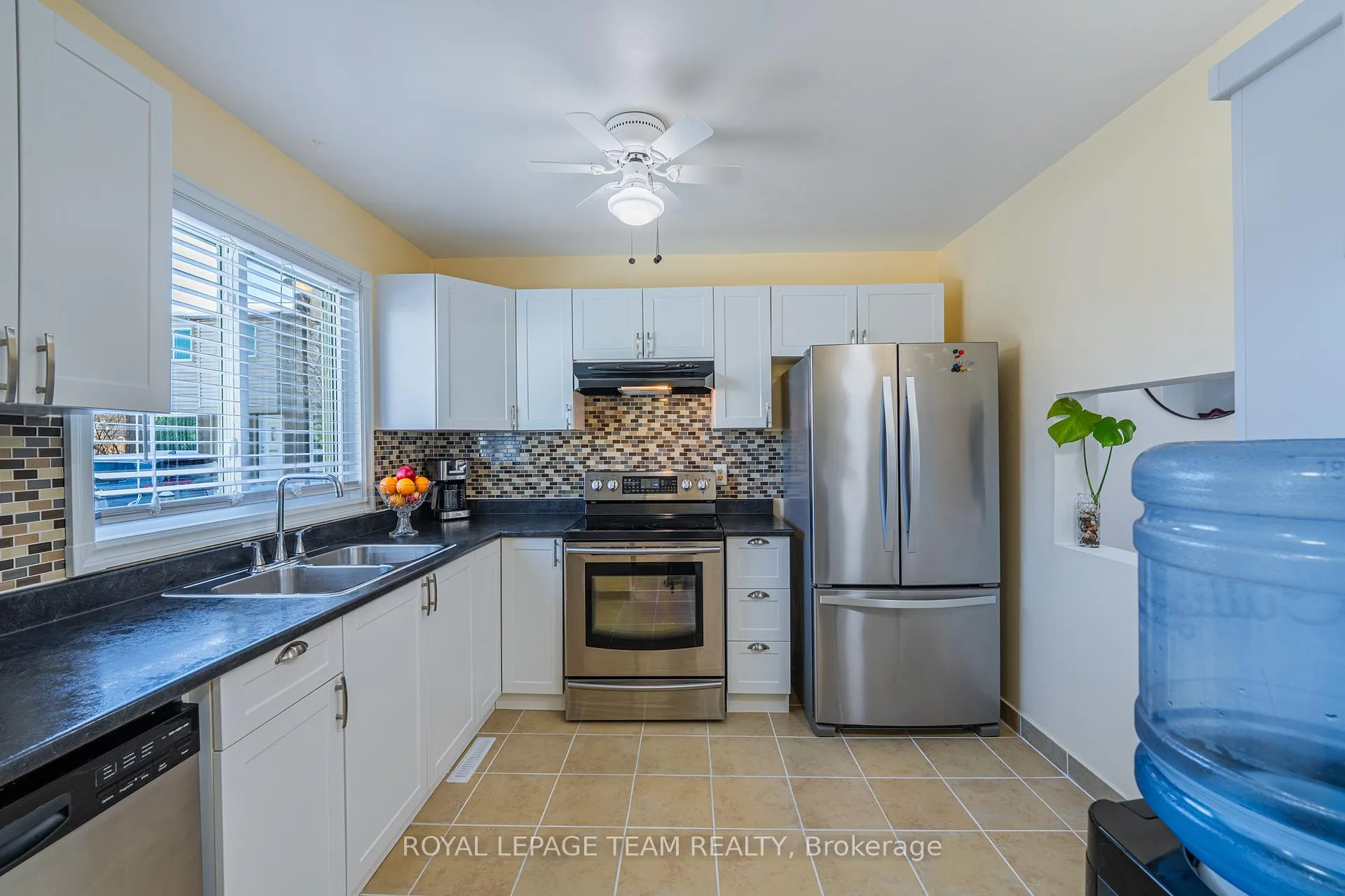 Photo 10 of Unit 67, 1347 Perez Crescent, Ottawa, Carson Grove — HOMEH