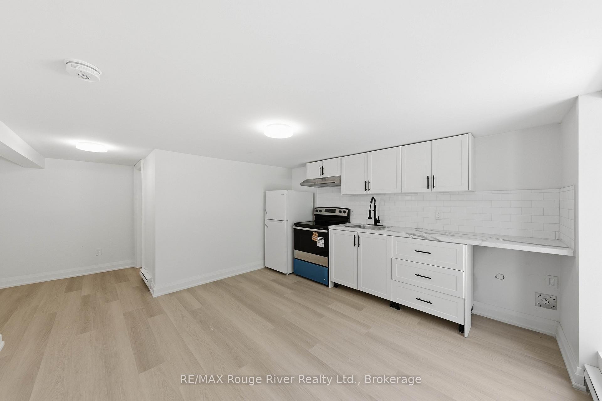 Photo 2 of Unit Unit C, 144 Macdonald Avenue, Belleville, Belleville Ward — HOMEH
