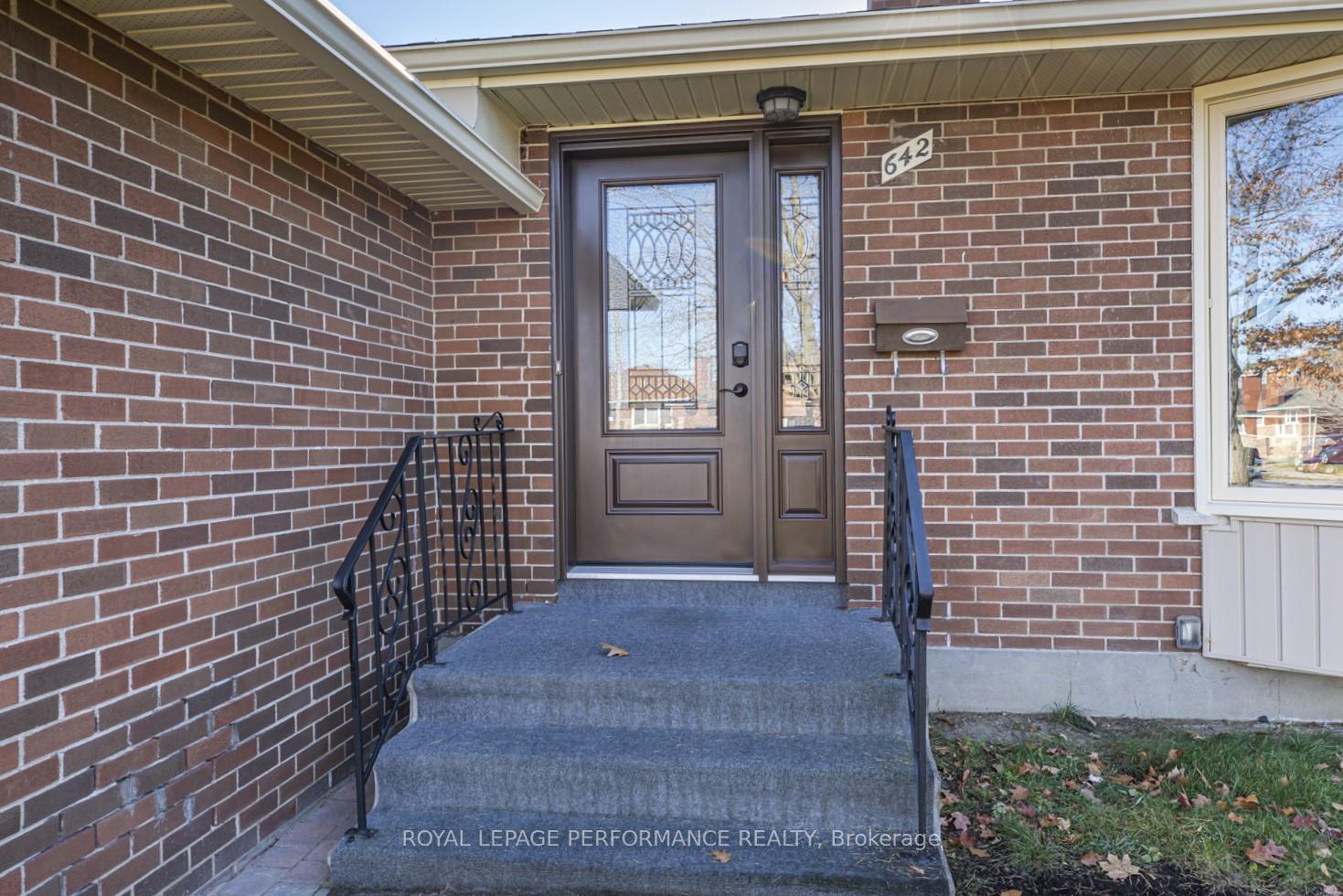 Photo 3 of 642 Sherbourne Road, Ottawa, Carlingwood — HOMEH