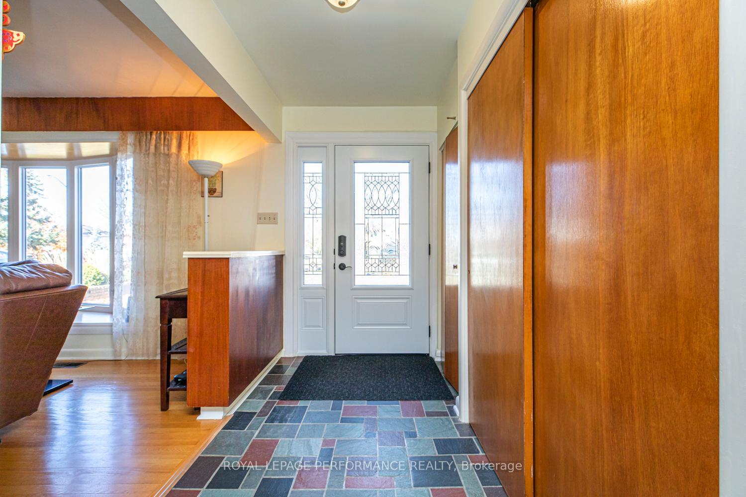 Photo 4 of 642 Sherbourne Road, Ottawa, Carlingwood — HOMEH