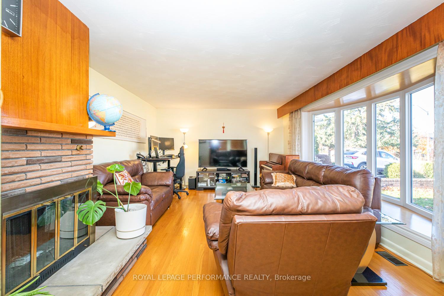 Photo 6 of 642 Sherbourne Road, Ottawa, Carlingwood — HOMEH