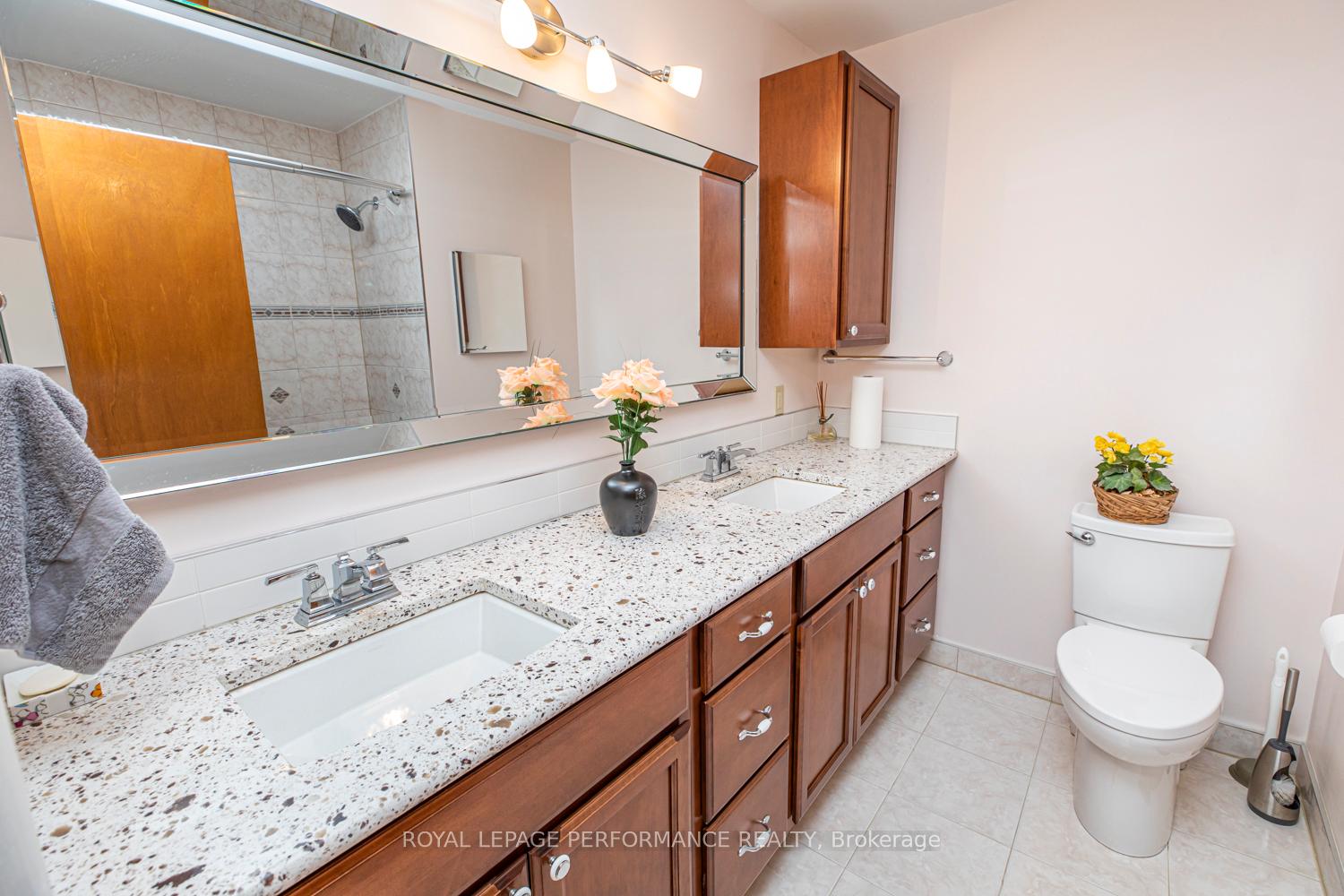 Photo 20 of 642 Sherbourne Road, Ottawa, Carlingwood — HOMEH