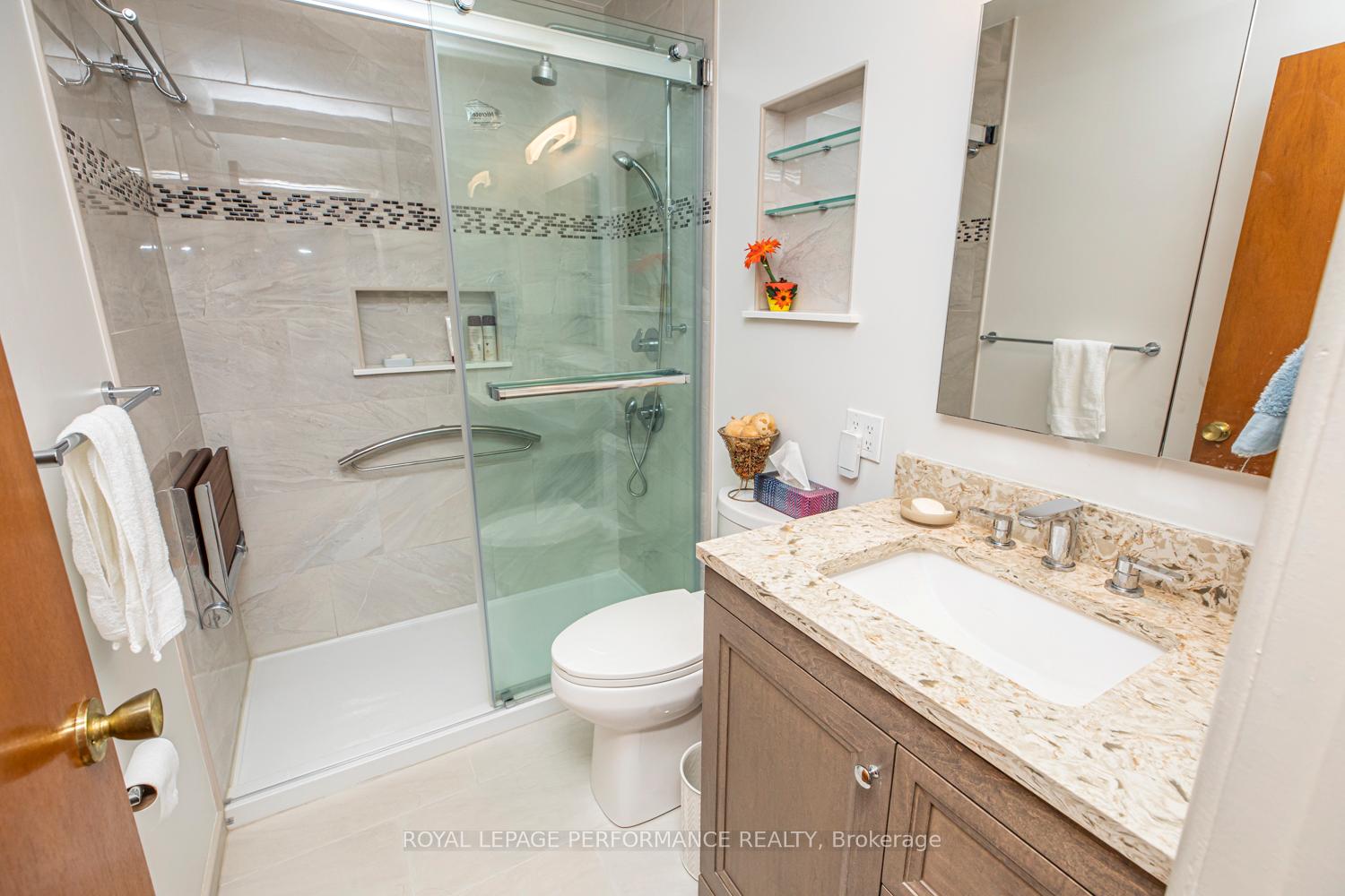 Photo 25 of 642 Sherbourne Road, Ottawa, Carlingwood — HOMEH