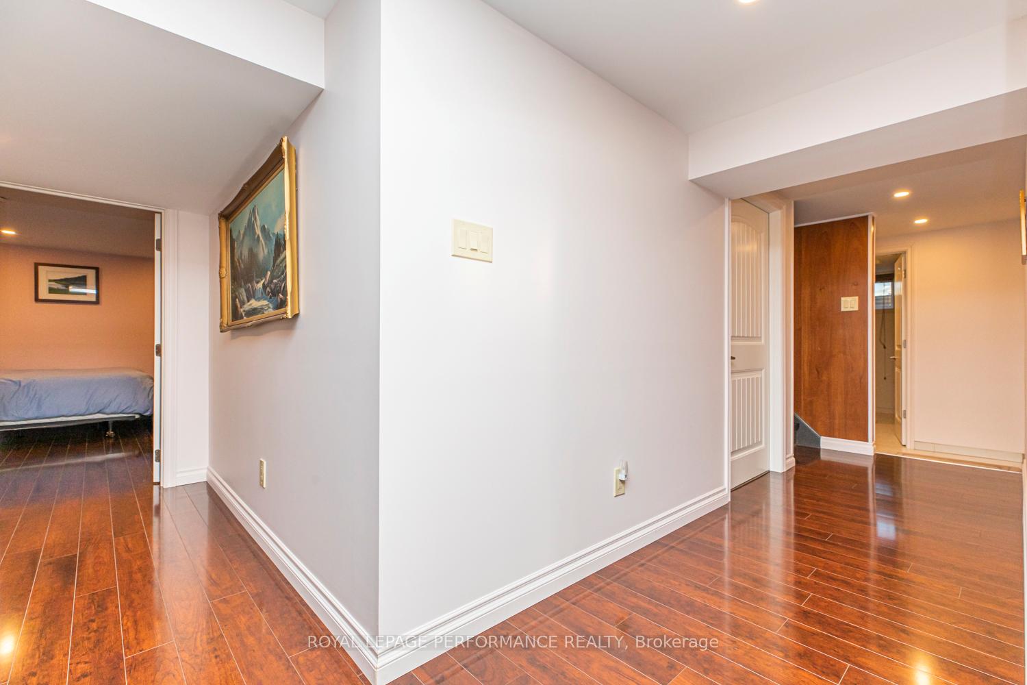 Photo 32 of 642 Sherbourne Road, Ottawa, Carlingwood — HOMEH