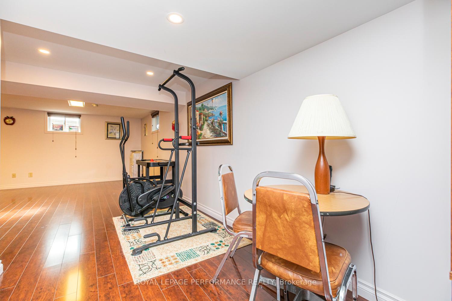 Photo 33 of 642 Sherbourne Road, Ottawa, Carlingwood — HOMEH