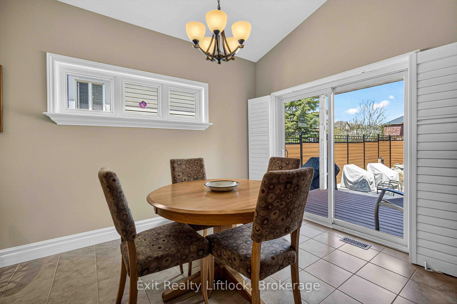 Photo 13 of 640 Heritage Trail, Peterborough, Northcrest Ward 5 — HOMEH