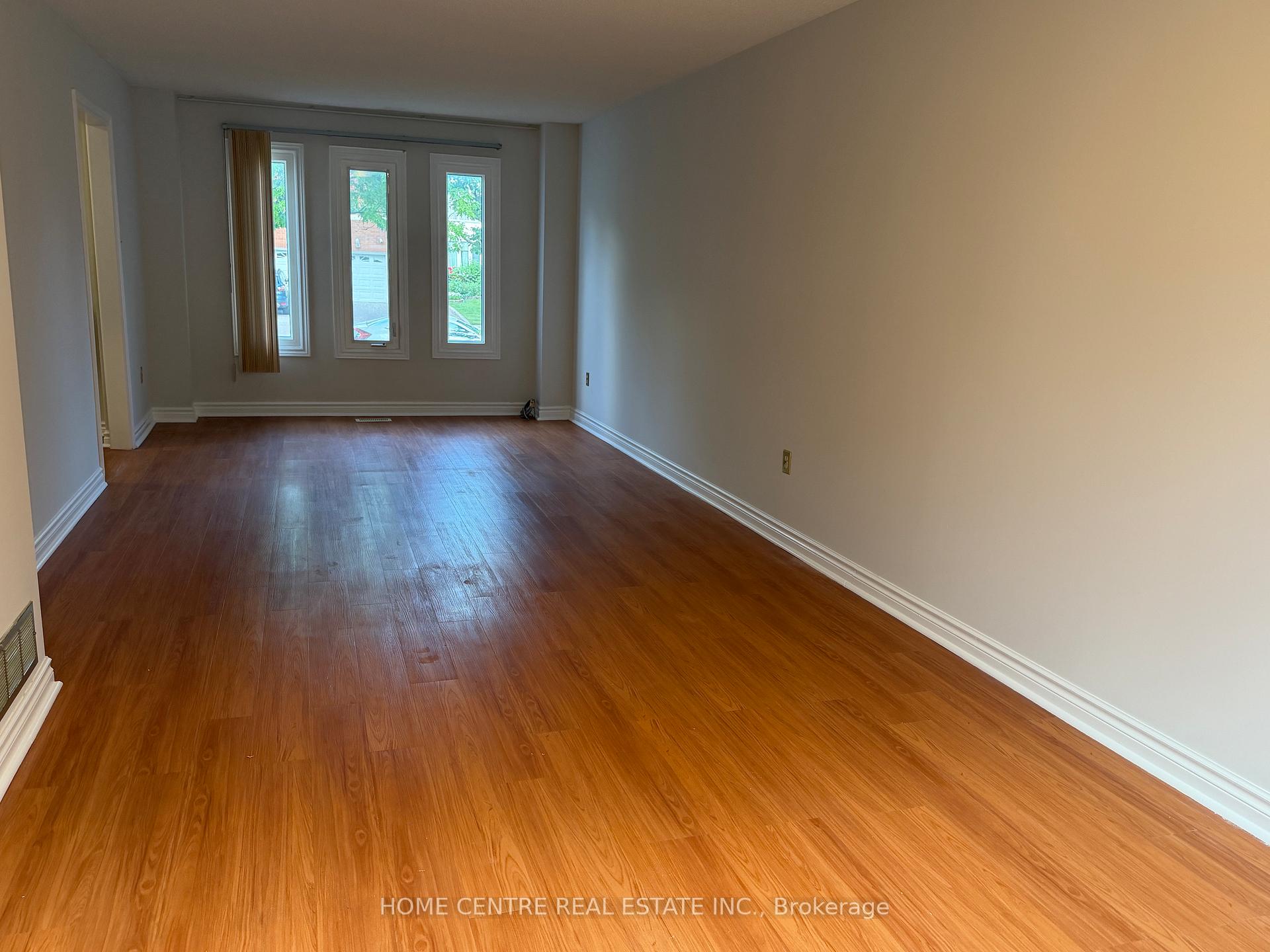 Photo 2 of 38 Featherstone Avenue, Markham, Middlefield — HOMEH