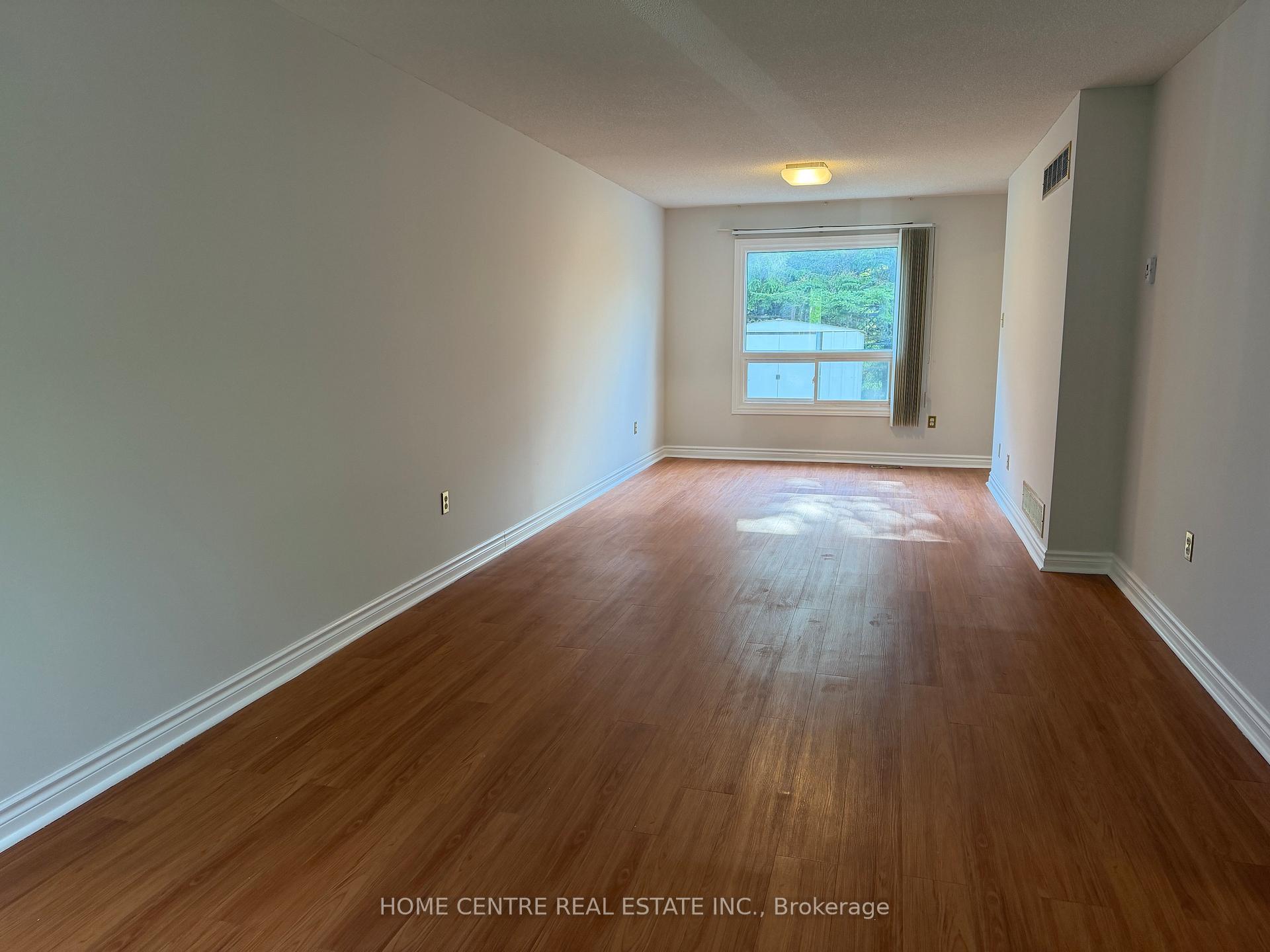 Photo 3 of 38 Featherstone Avenue, Markham, Middlefield — HOMEH