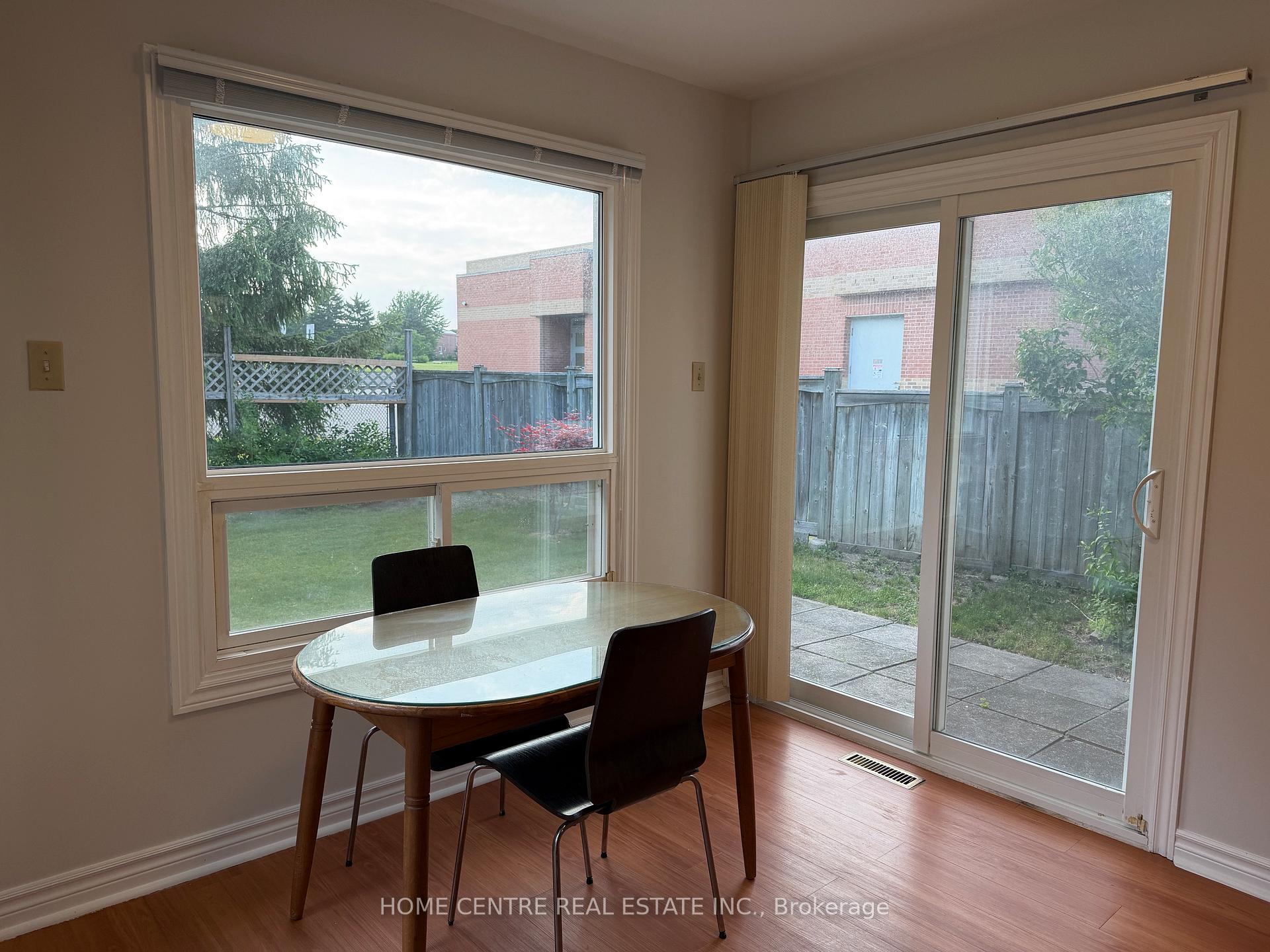 Photo 6 of 38 Featherstone Avenue, Markham, Middlefield — HOMEH