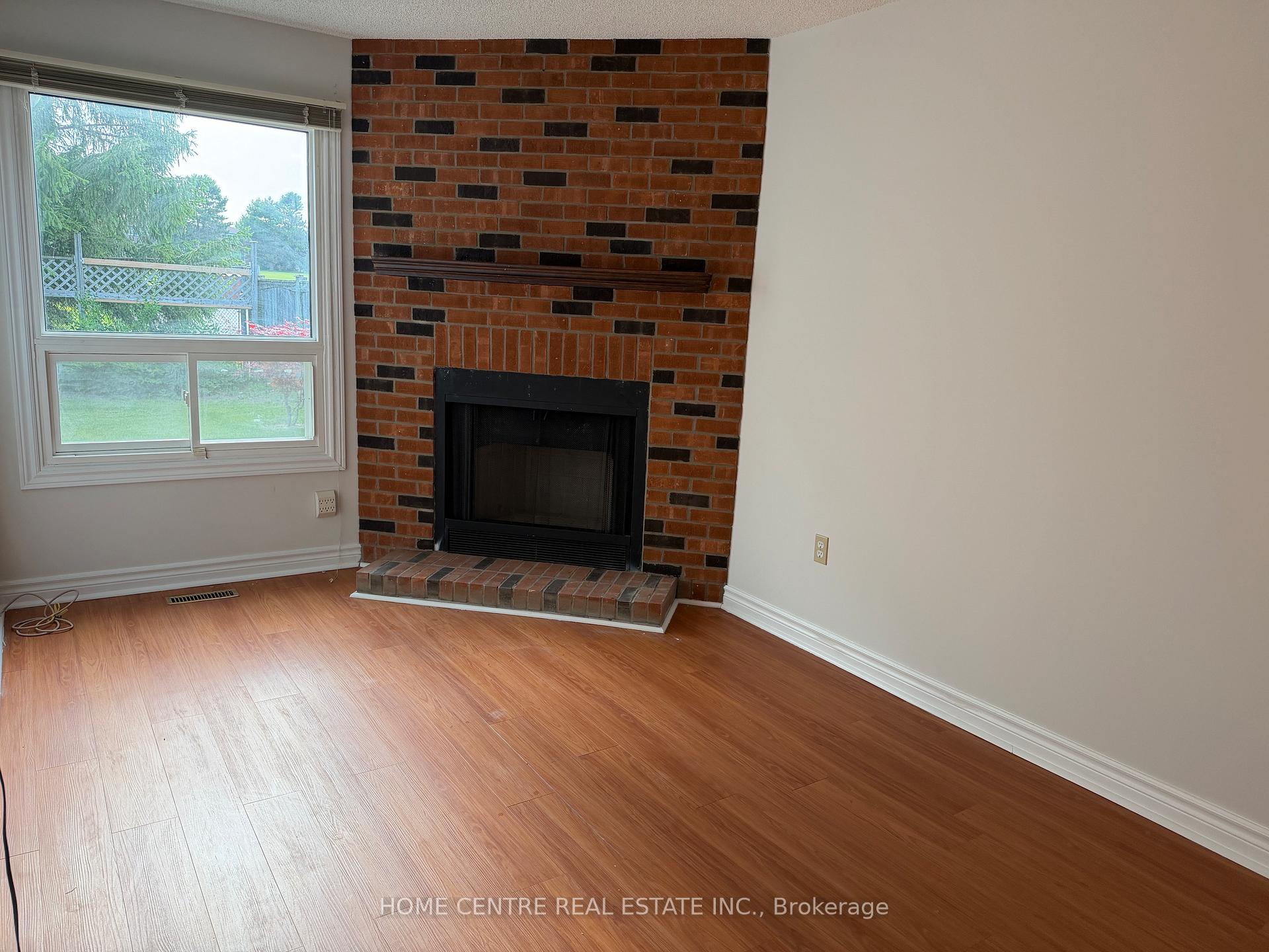 Photo 9 of 38 Featherstone Avenue, Markham, Middlefield — HOMEH