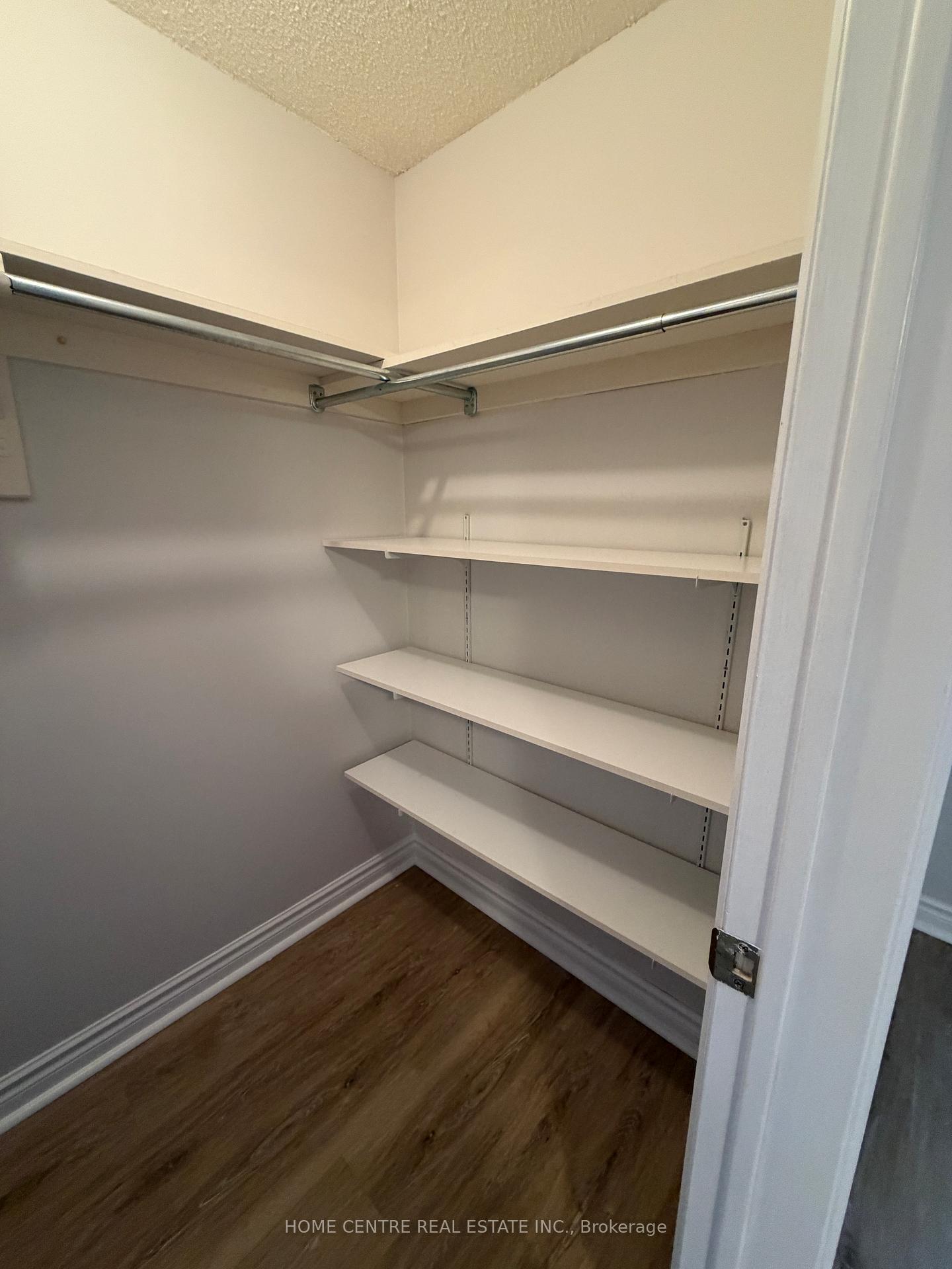 Photo 13 of 38 Featherstone Avenue, Markham, Middlefield — HOMEH