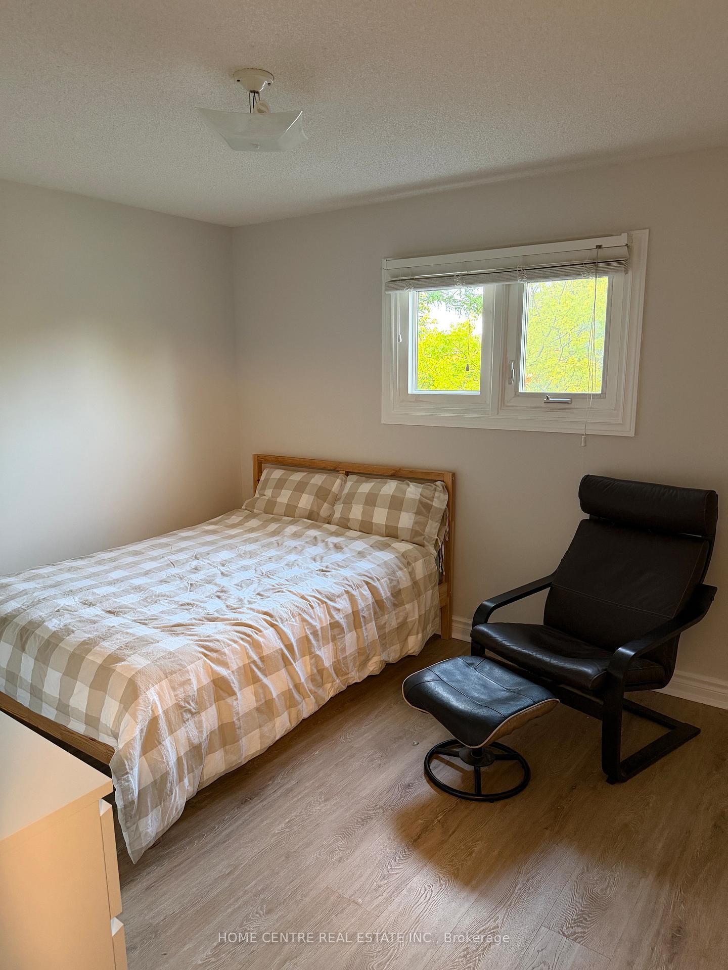 Photo 15 of 38 Featherstone Avenue, Markham, Middlefield — HOMEH