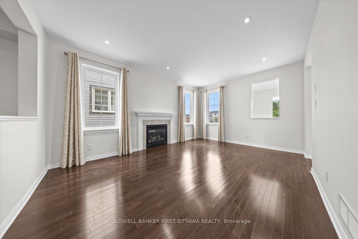 Photo 3 of 118 Culloden Crescent, Ottawa, Barrhaven - Stonebridge — HOMEH