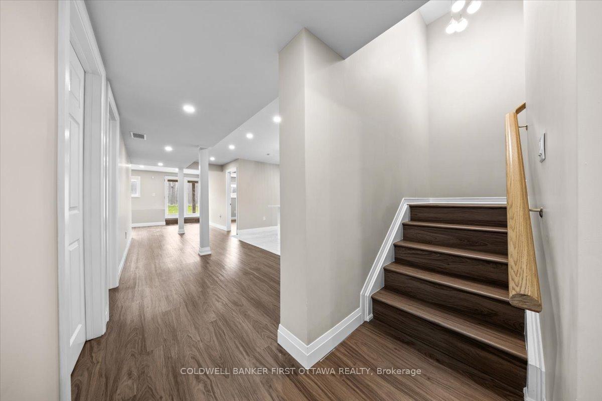 Photo 15 of 118 Culloden Crescent, Ottawa, Barrhaven - Stonebridge — HOMEH
