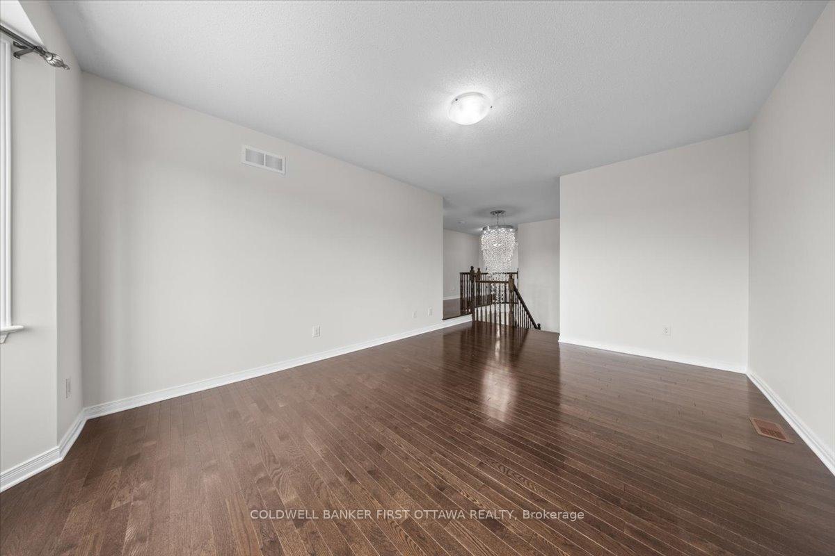 Photo 18 of 118 Culloden Crescent, Ottawa, Barrhaven - Stonebridge — HOMEH