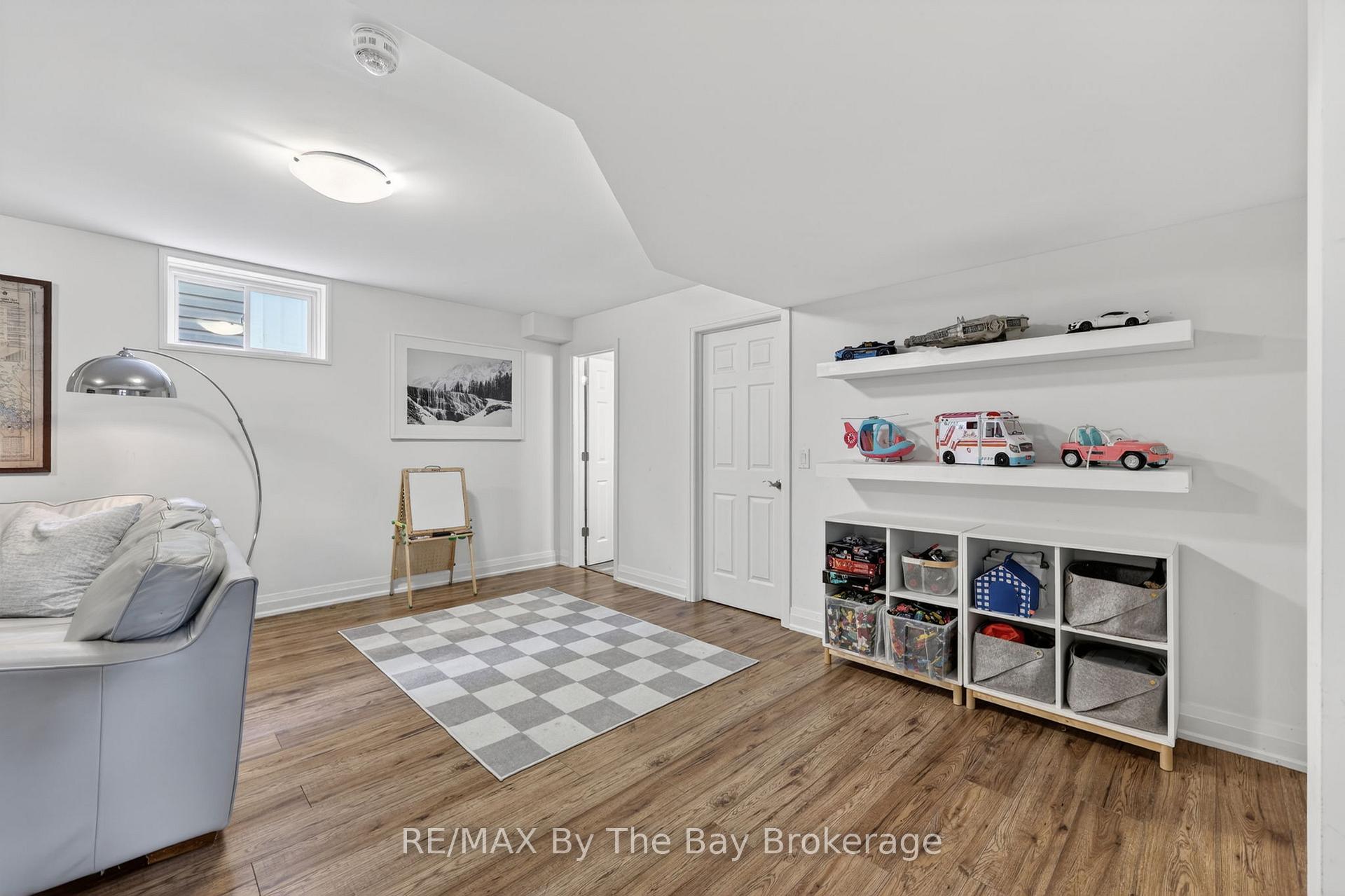 Photo 31 of 17 Elizabeth Avenue, Tiny, Rural Tiny — HOMEH