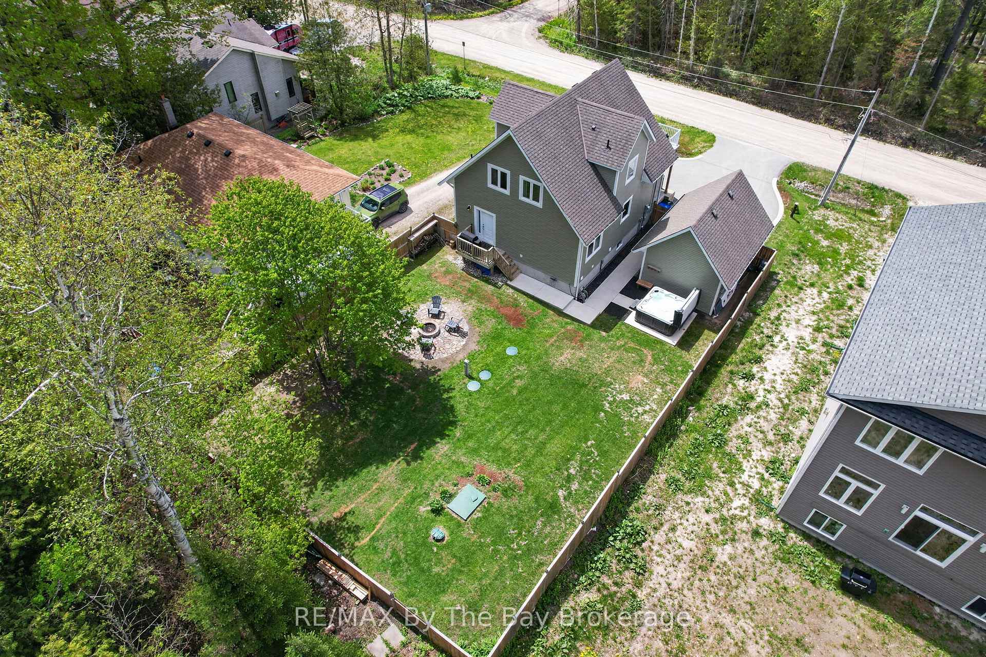 Photo 41 of 17 Elizabeth Avenue, Tiny, Rural Tiny — HOMEH