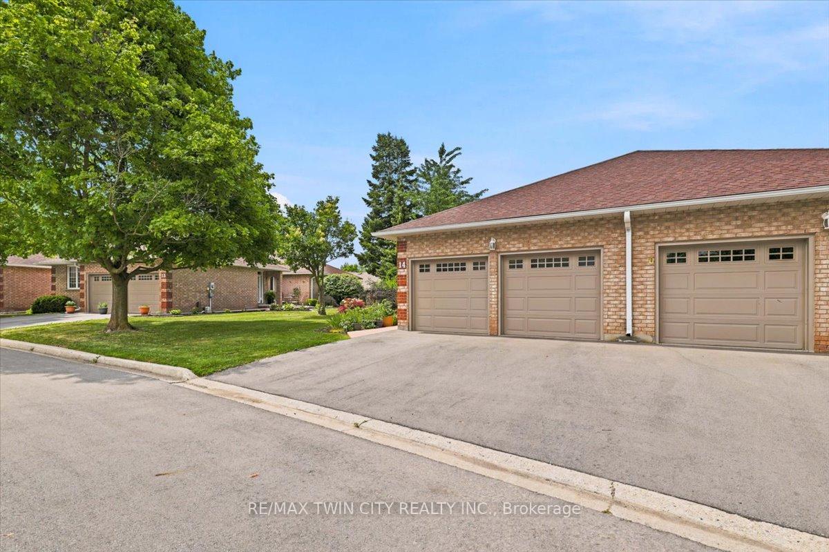 Photo 3 of Unit 14, 75 Beasley Crescent, Cambridge, Greenway-Chaplin — HOMEH