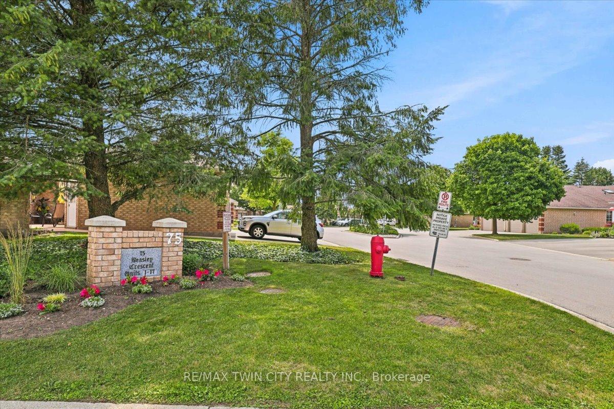 Photo 8 of Unit 14, 75 Beasley Crescent, Cambridge, Greenway-Chaplin — HOMEH