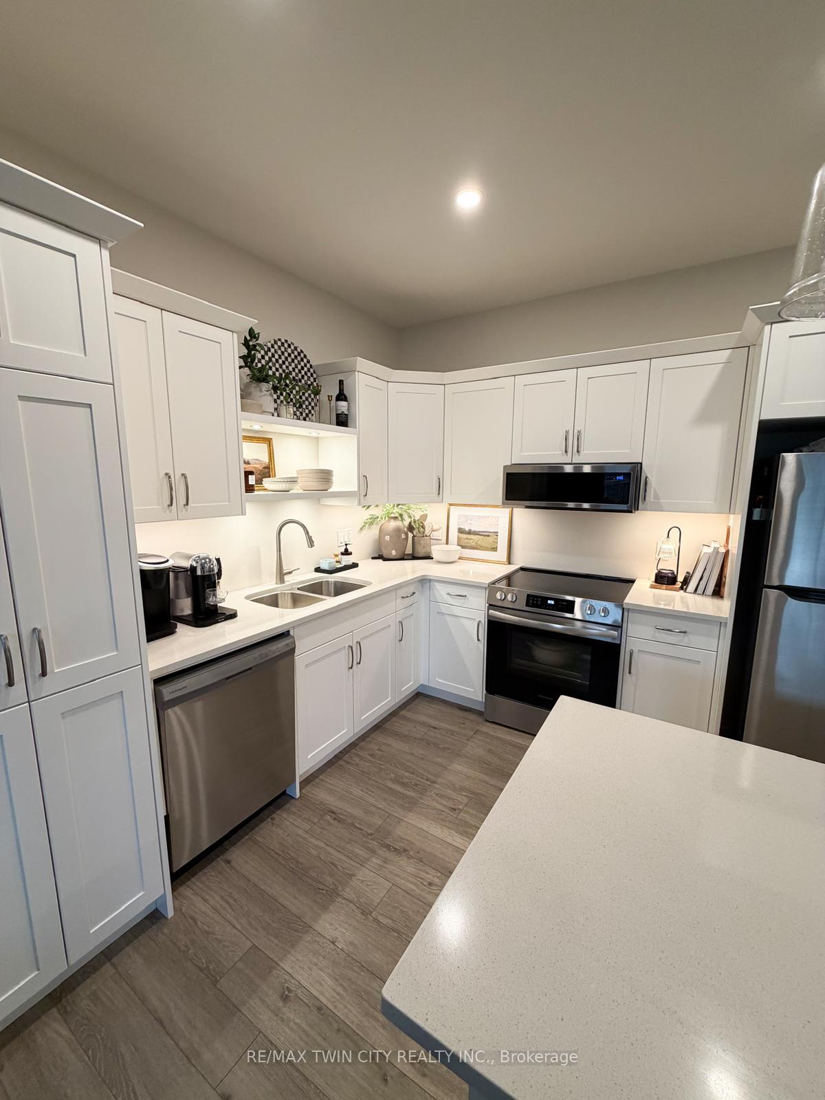 Photo 4 of 226 Renaissance Drive, St. Thomas — HOMEH