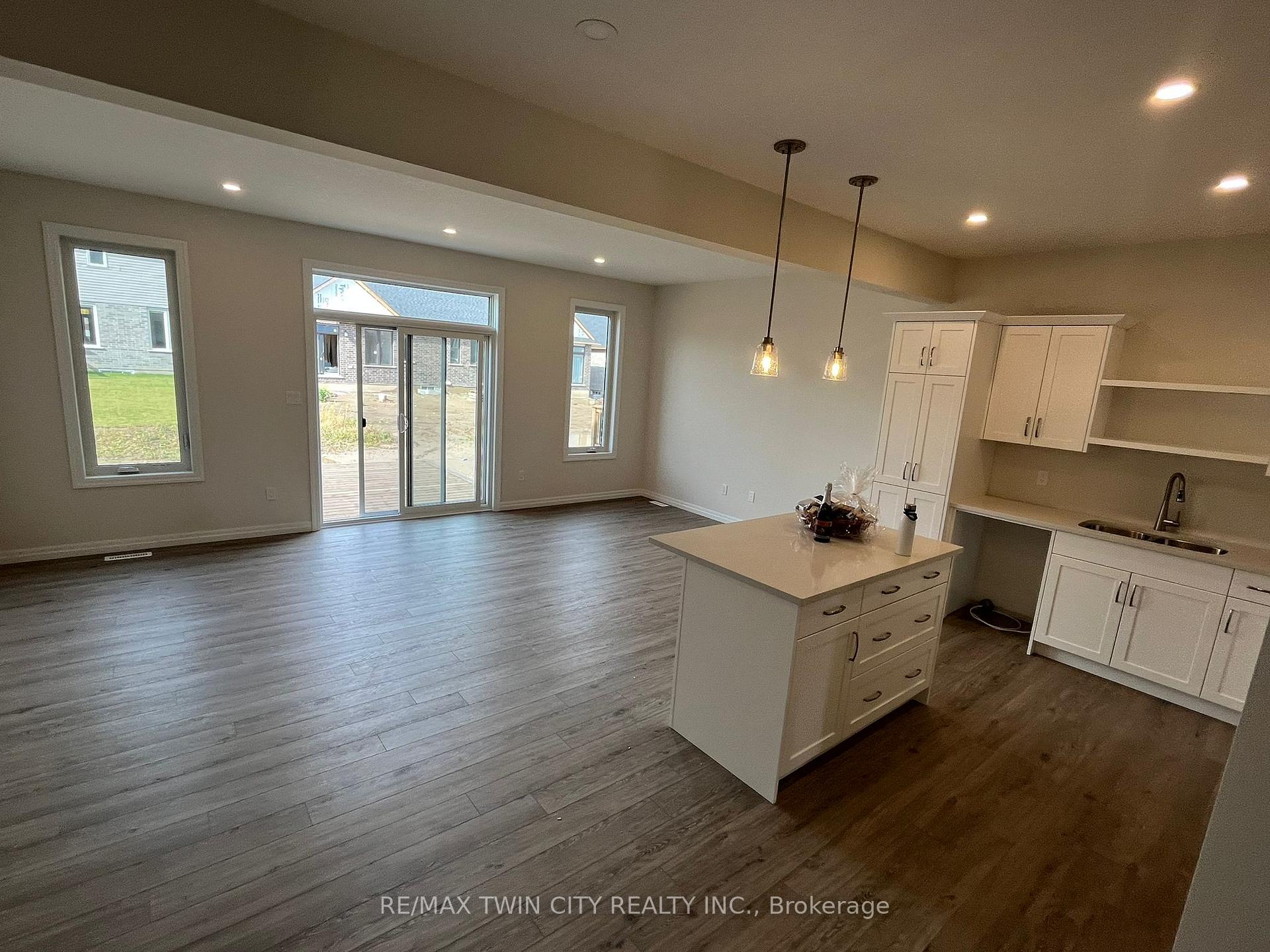 Photo 5 of 226 Renaissance Drive, St. Thomas — HOMEH