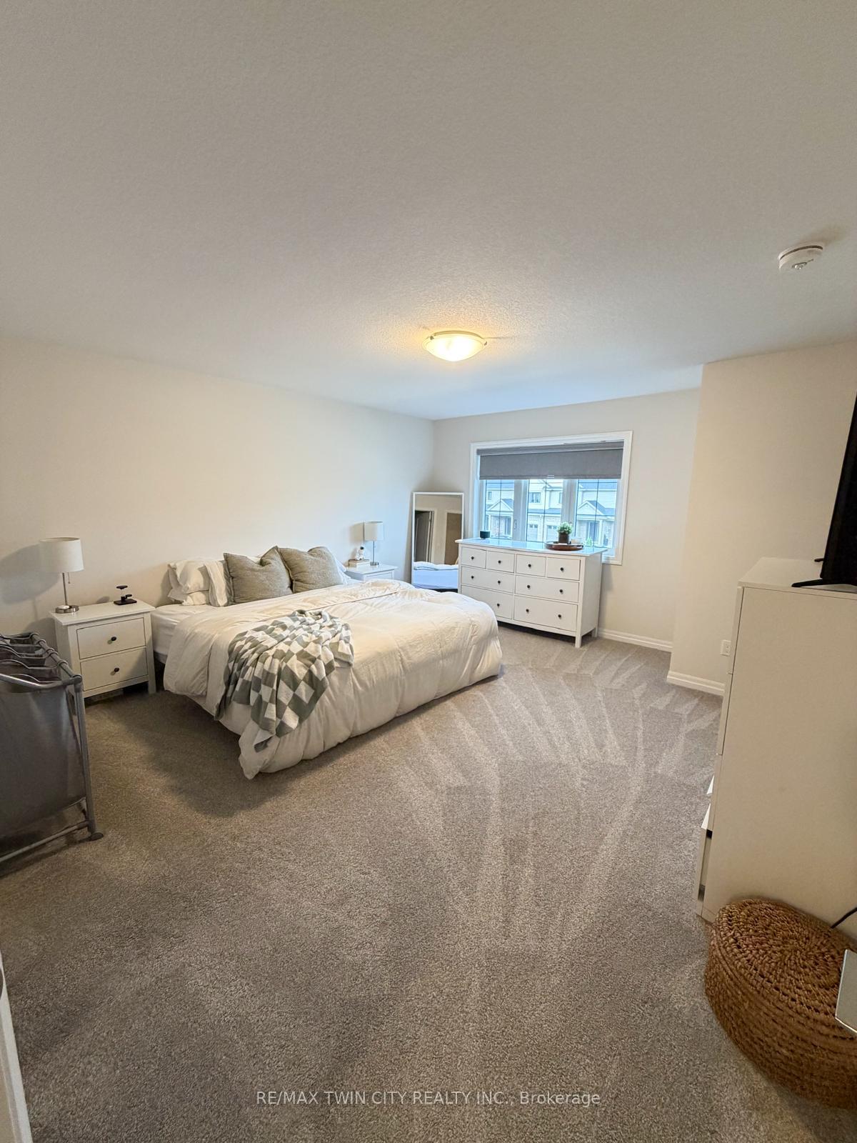 Photo 8 of 226 Renaissance Drive, St. Thomas — HOMEH