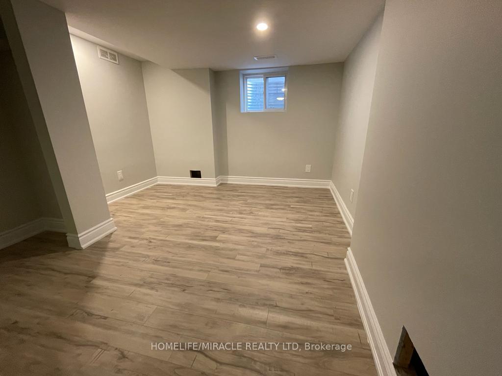 Photo 6 of 76 Jack Rabbit Crescent, Brampton, Sandringham-Wellington — HOMEH