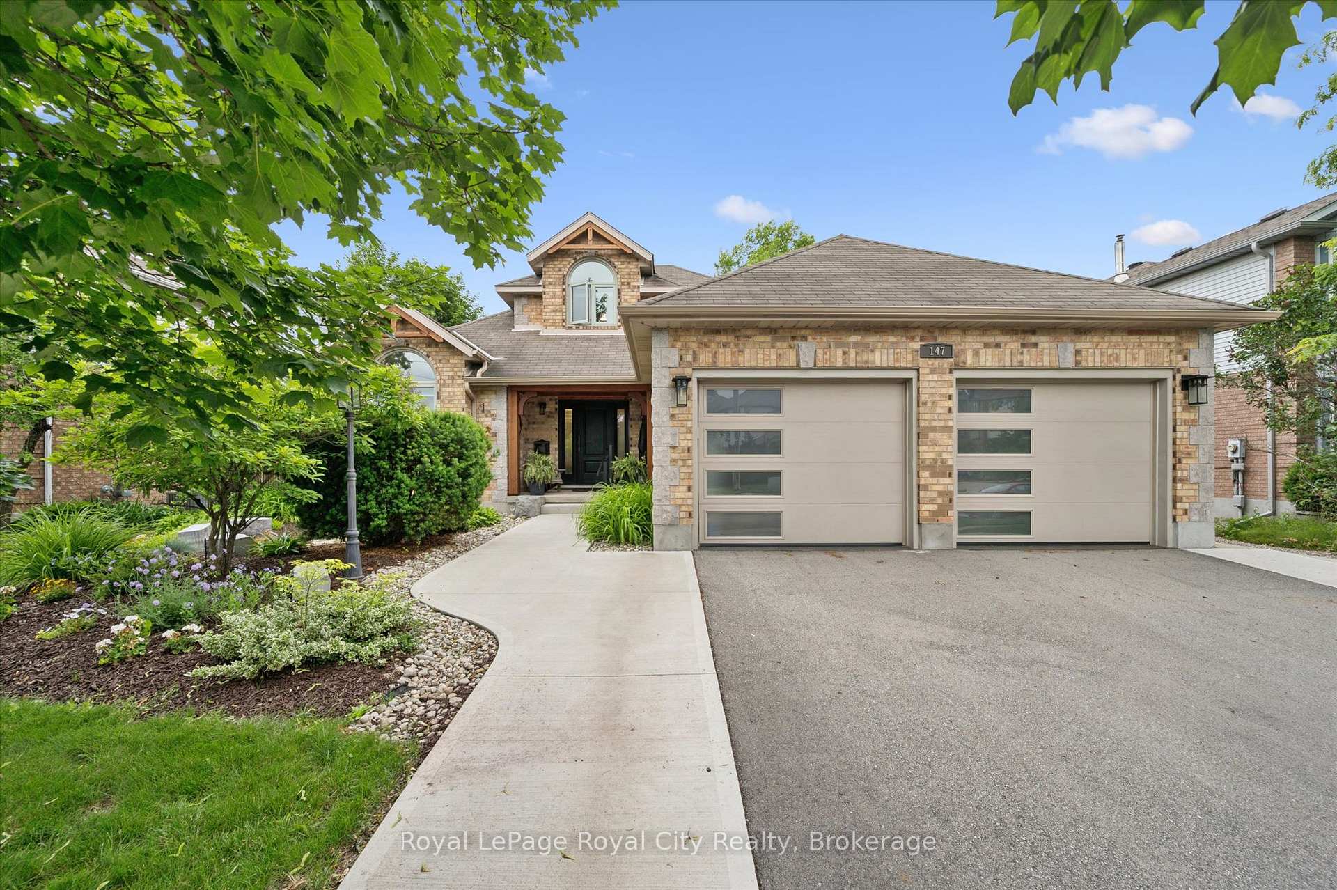 Photo 2 of 147 Downey Road, Guelph, Kortright Hills — HOMEH