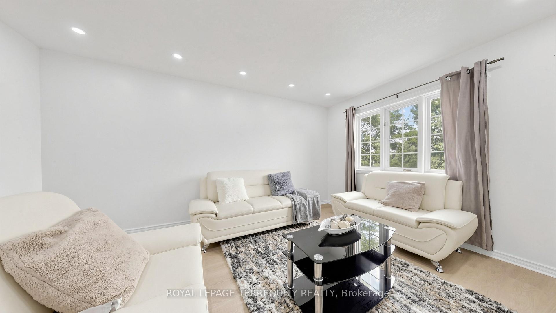Photo 3 of Unit 2, 700 Champlain Boulevard, Cambridge, Little's Corners — HOMEH