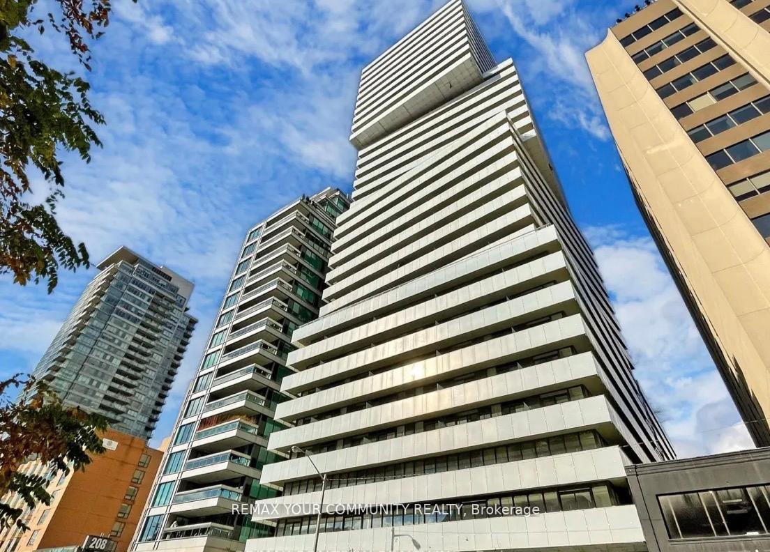 Front of Unit 2006, 200 Bloor Street W