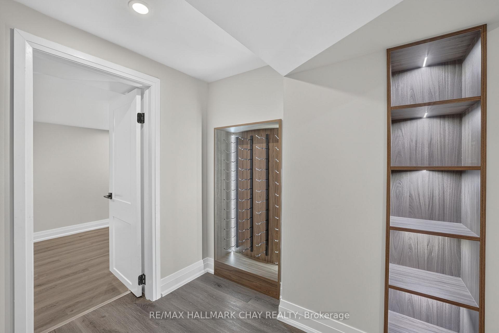Photo 10 of Unit Lower, 80 Beaumode Heights Drive, Etobicoke, Thistletown-Beaumonde Heights — HOMEH