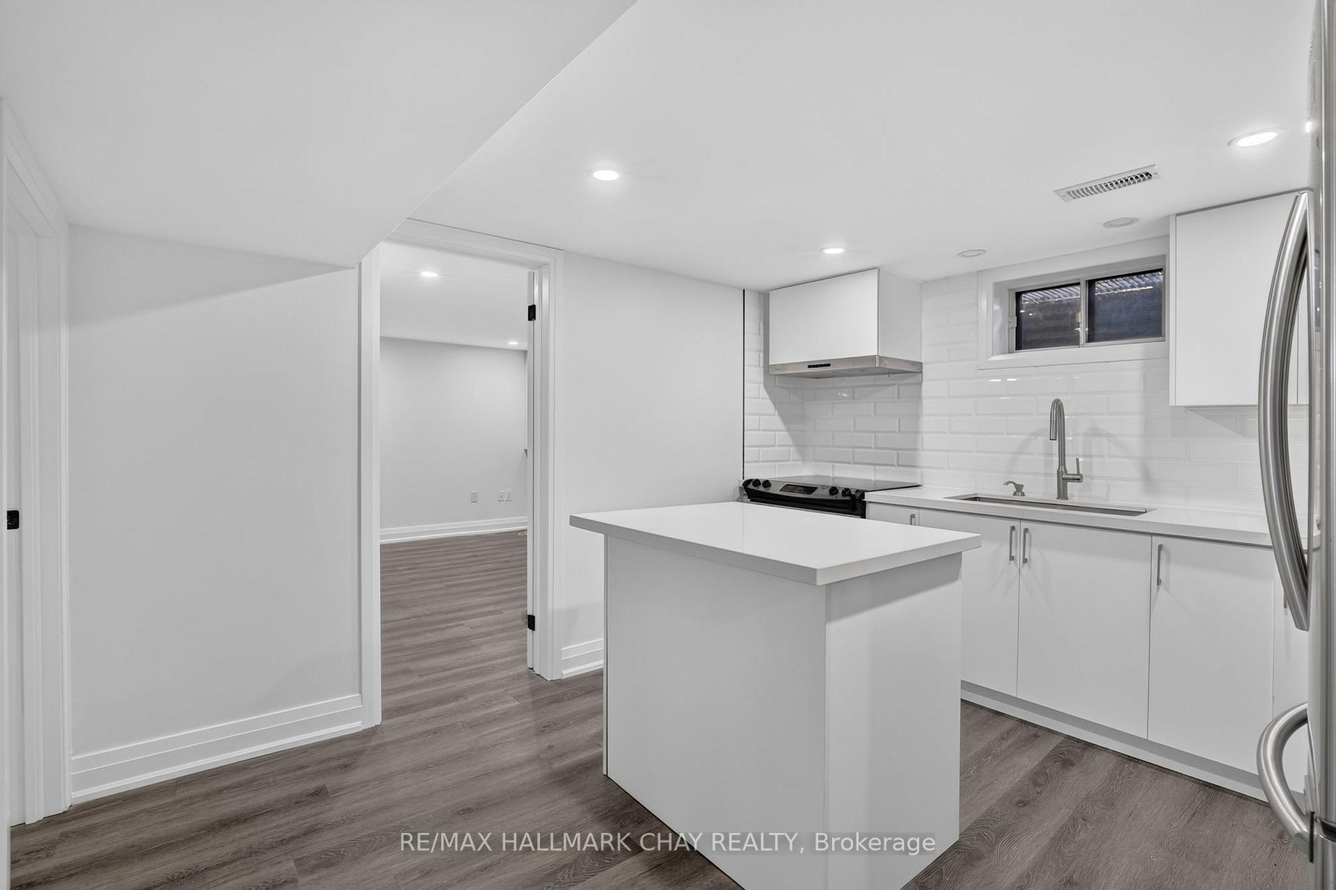 Photo 11 of Unit Lower, 80 Beaumode Heights Drive, Etobicoke, Thistletown-Beaumonde Heights — HOMEH
