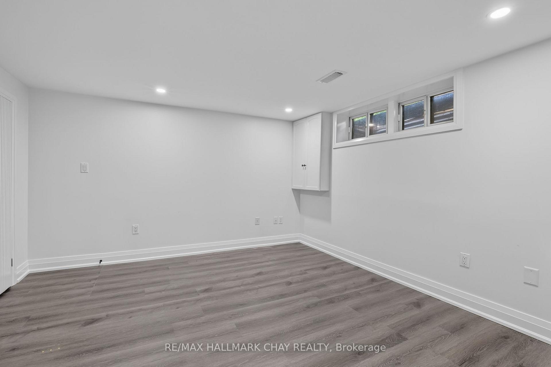 Photo 15 of Unit Lower, 80 Beaumode Heights Drive, Etobicoke, Thistletown-Beaumonde Heights — HOMEH