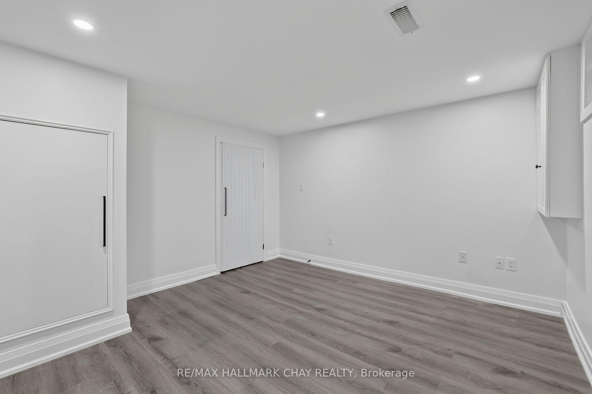 Photo 16 of Unit Lower, 80 Beaumode Heights Drive, Etobicoke, Thistletown-Beaumonde Heights — HOMEH