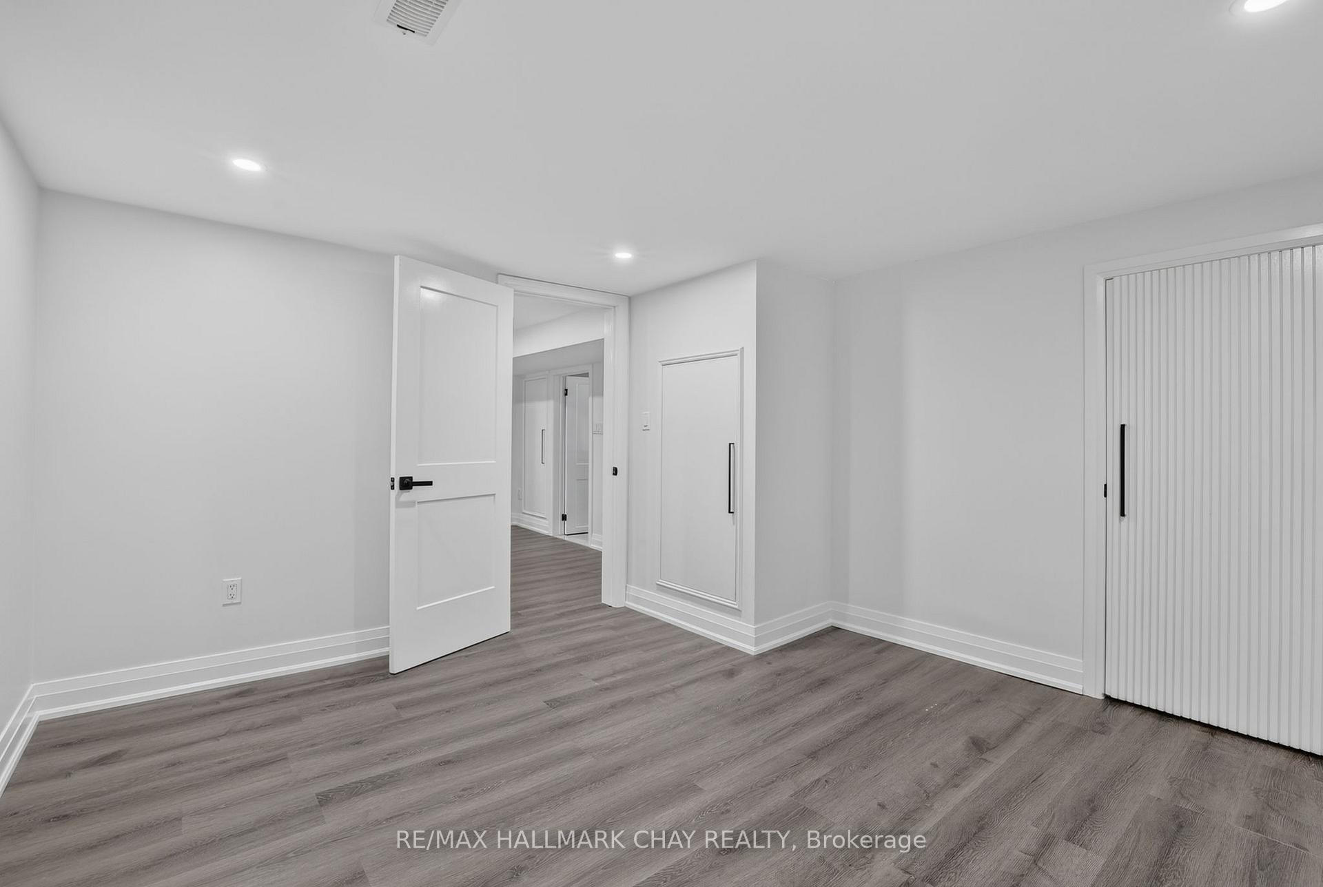 Photo 17 of Unit Lower, 80 Beaumode Heights Drive, Etobicoke, Thistletown-Beaumonde Heights — HOMEH