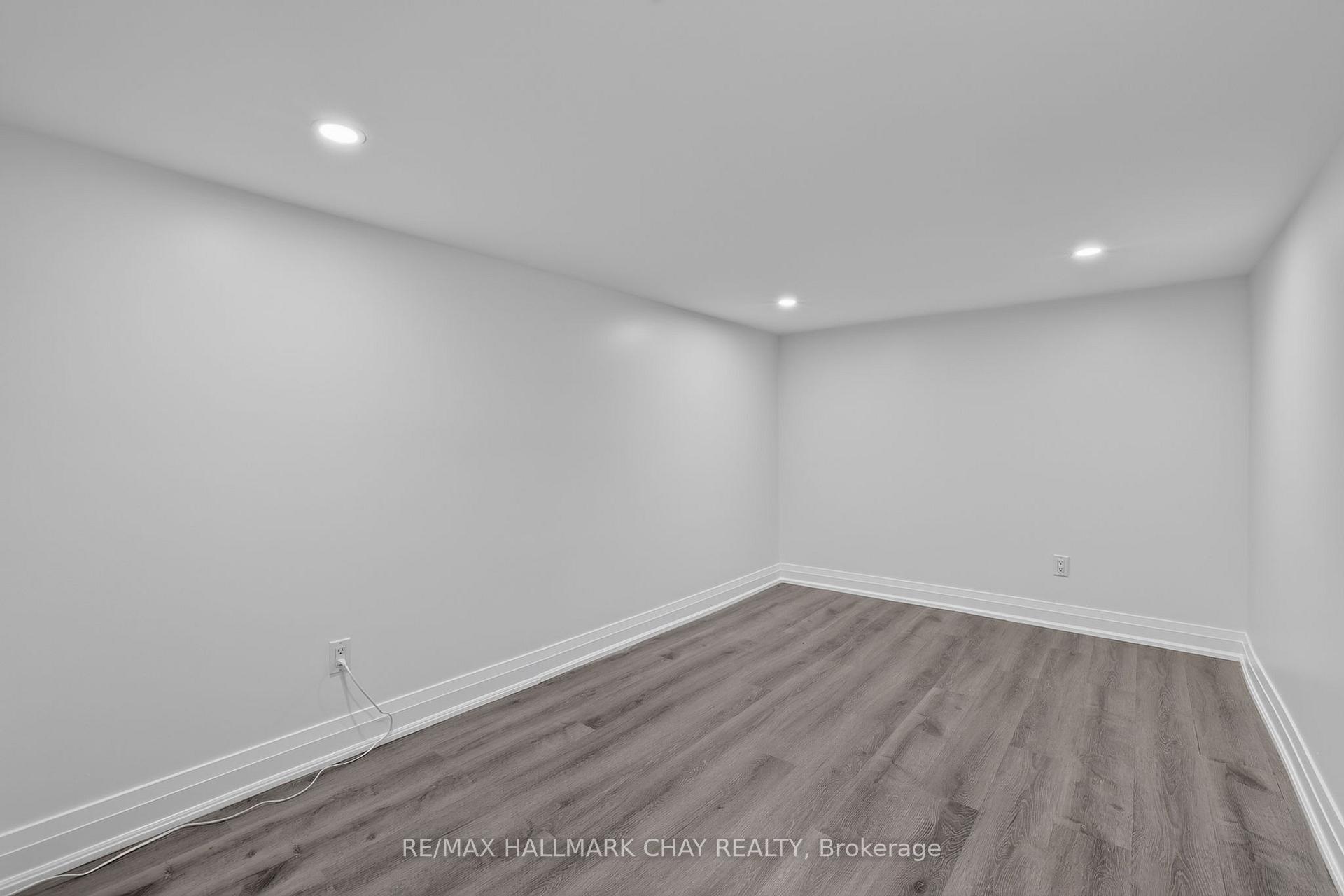Photo 20 of Unit Lower, 80 Beaumode Heights Drive, Etobicoke, Thistletown-Beaumonde Heights — HOMEH