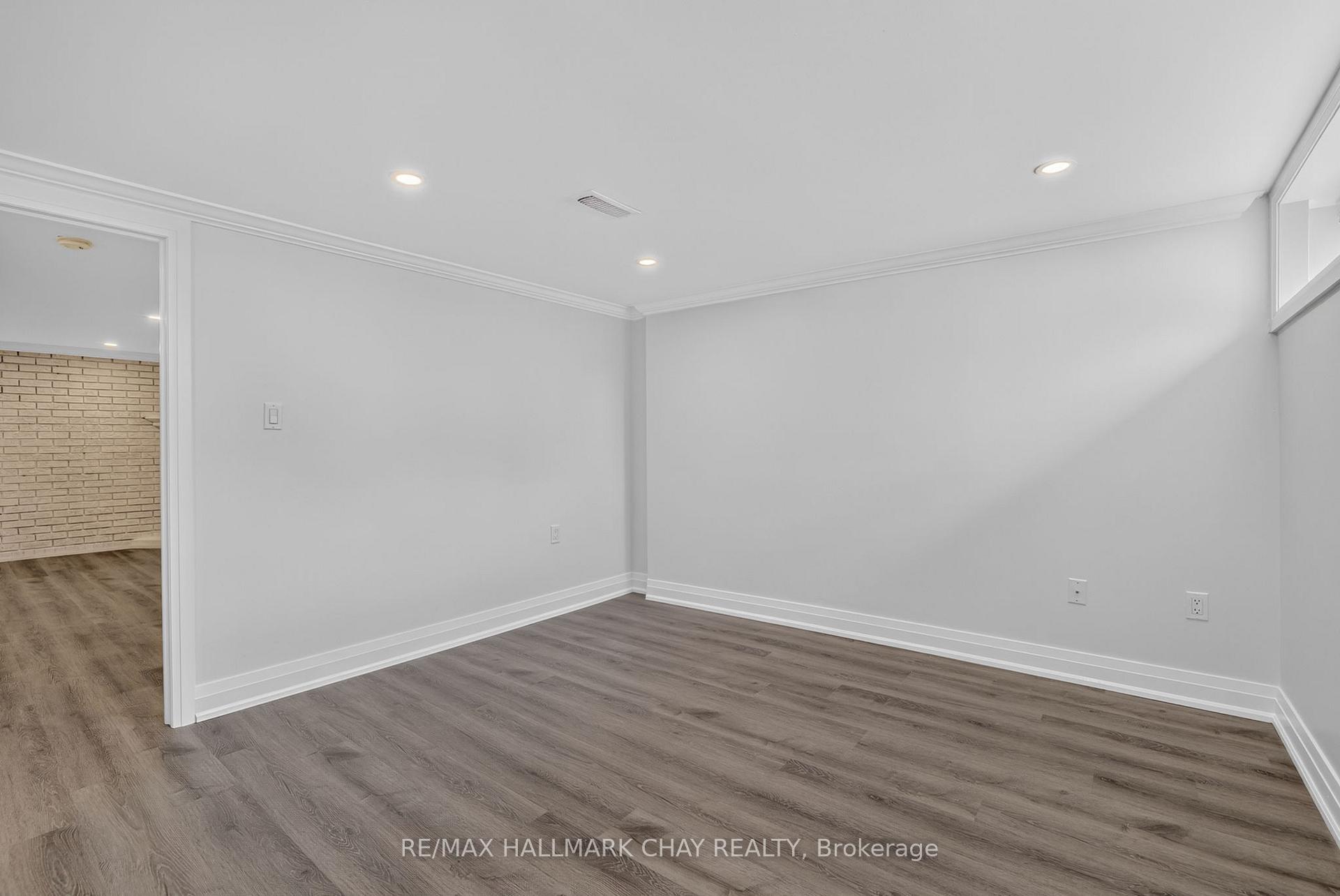 Photo 23 of Unit Lower, 80 Beaumode Heights Drive, Etobicoke, Thistletown-Beaumonde Heights — HOMEH