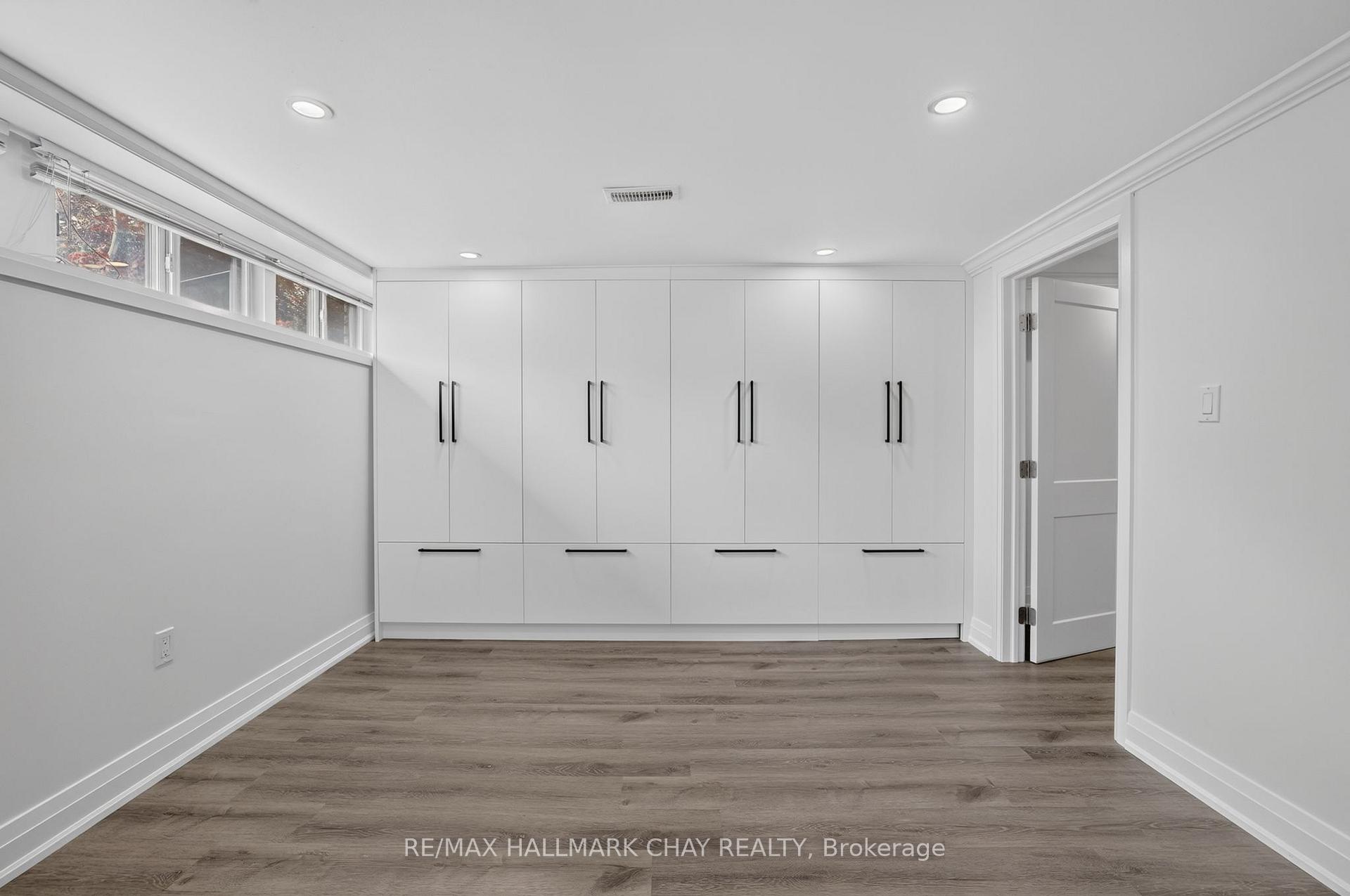 Photo 25 of Unit Lower, 80 Beaumode Heights Drive, Etobicoke, Thistletown-Beaumonde Heights — HOMEH