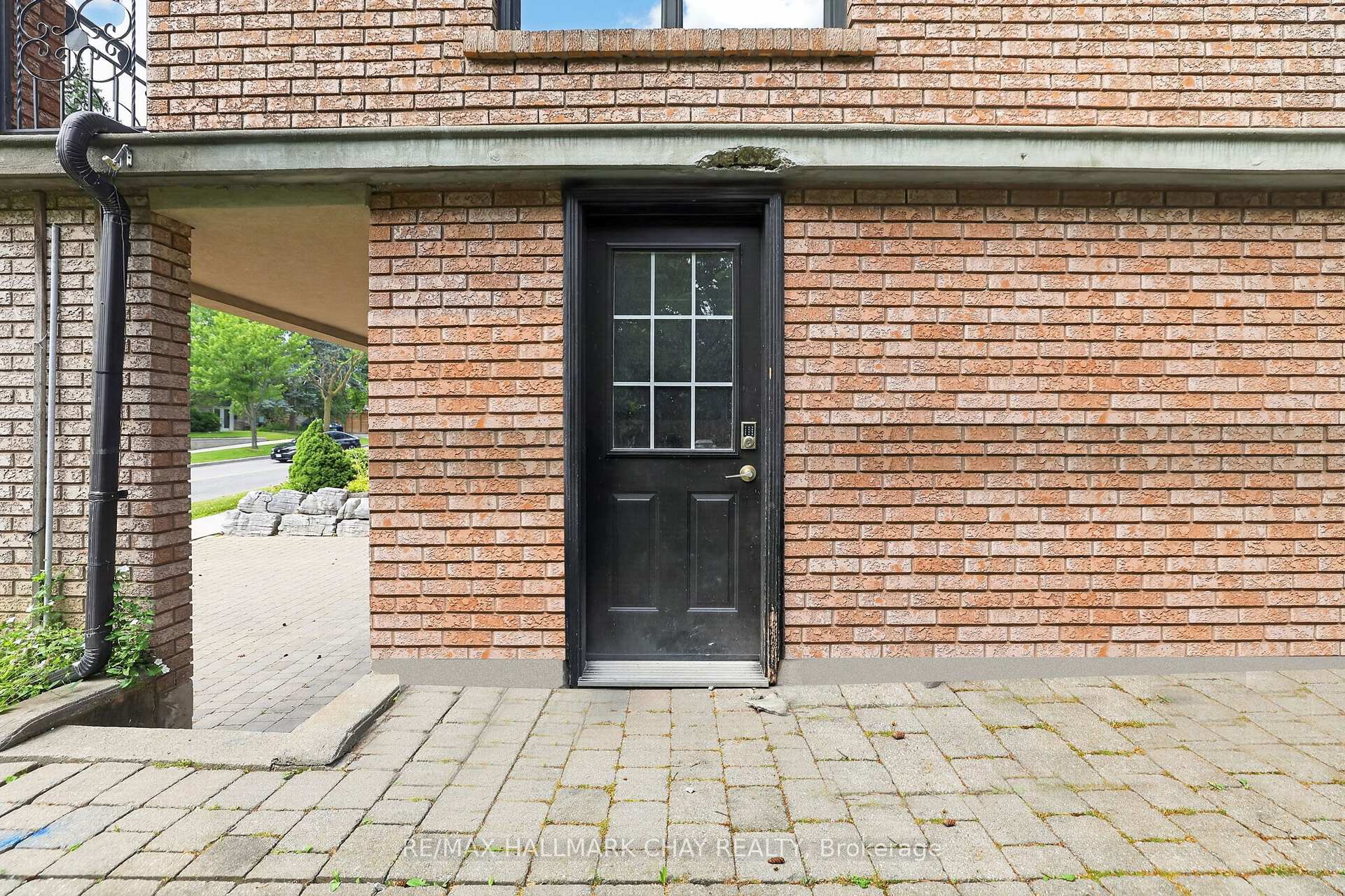 Photo 30 of Unit Lower, 80 Beaumode Heights Drive, Etobicoke, Thistletown-Beaumonde Heights — HOMEH