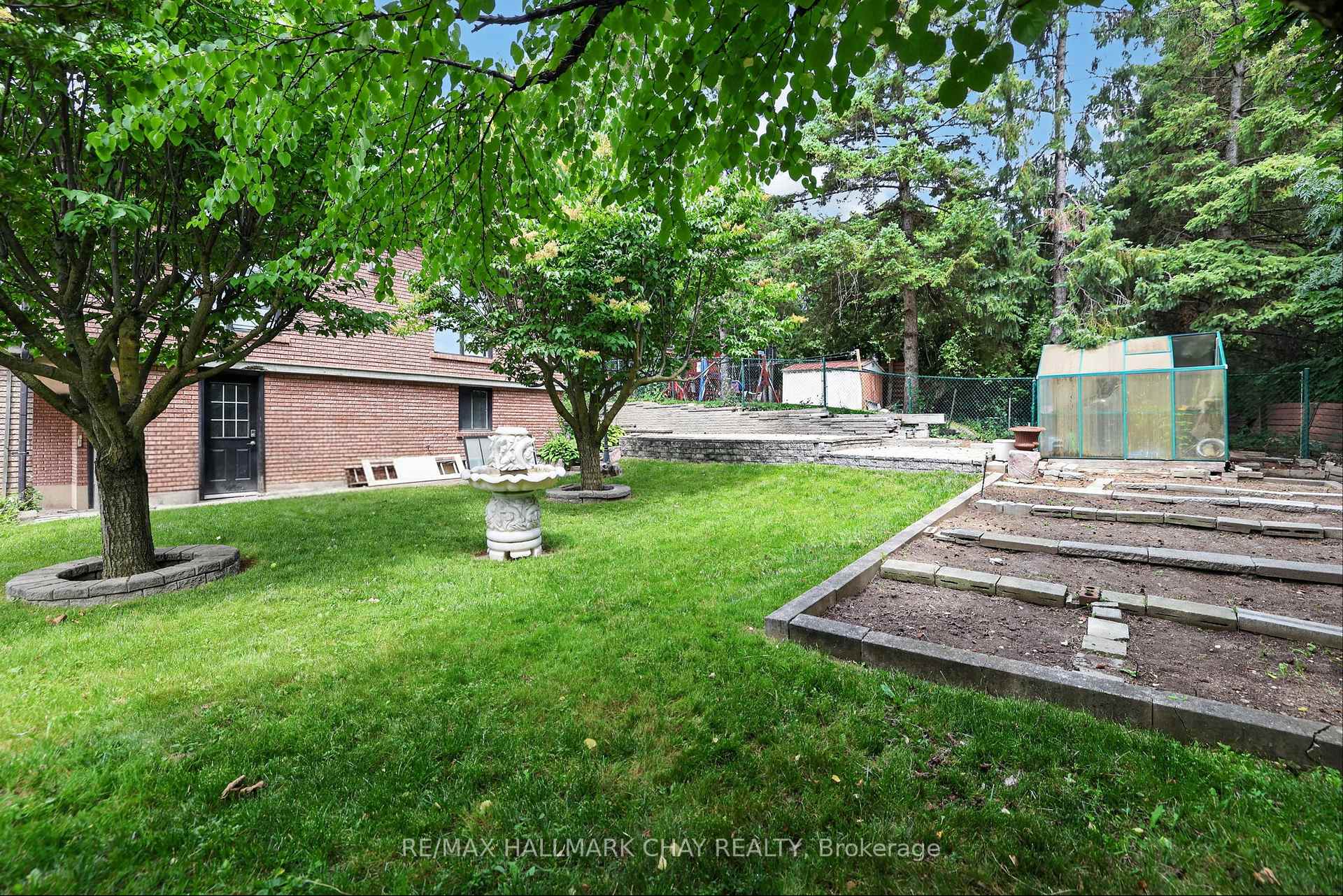 Photo 32 of Unit Lower, 80 Beaumode Heights Drive, Etobicoke, Thistletown-Beaumonde Heights — HOMEH