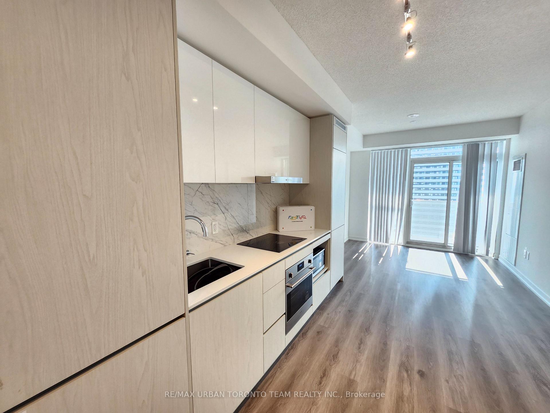 Photo 2 of Unit 2716, 28 Interchange Way, Vaughan, Vaughan Corporate Centre — HOMEH