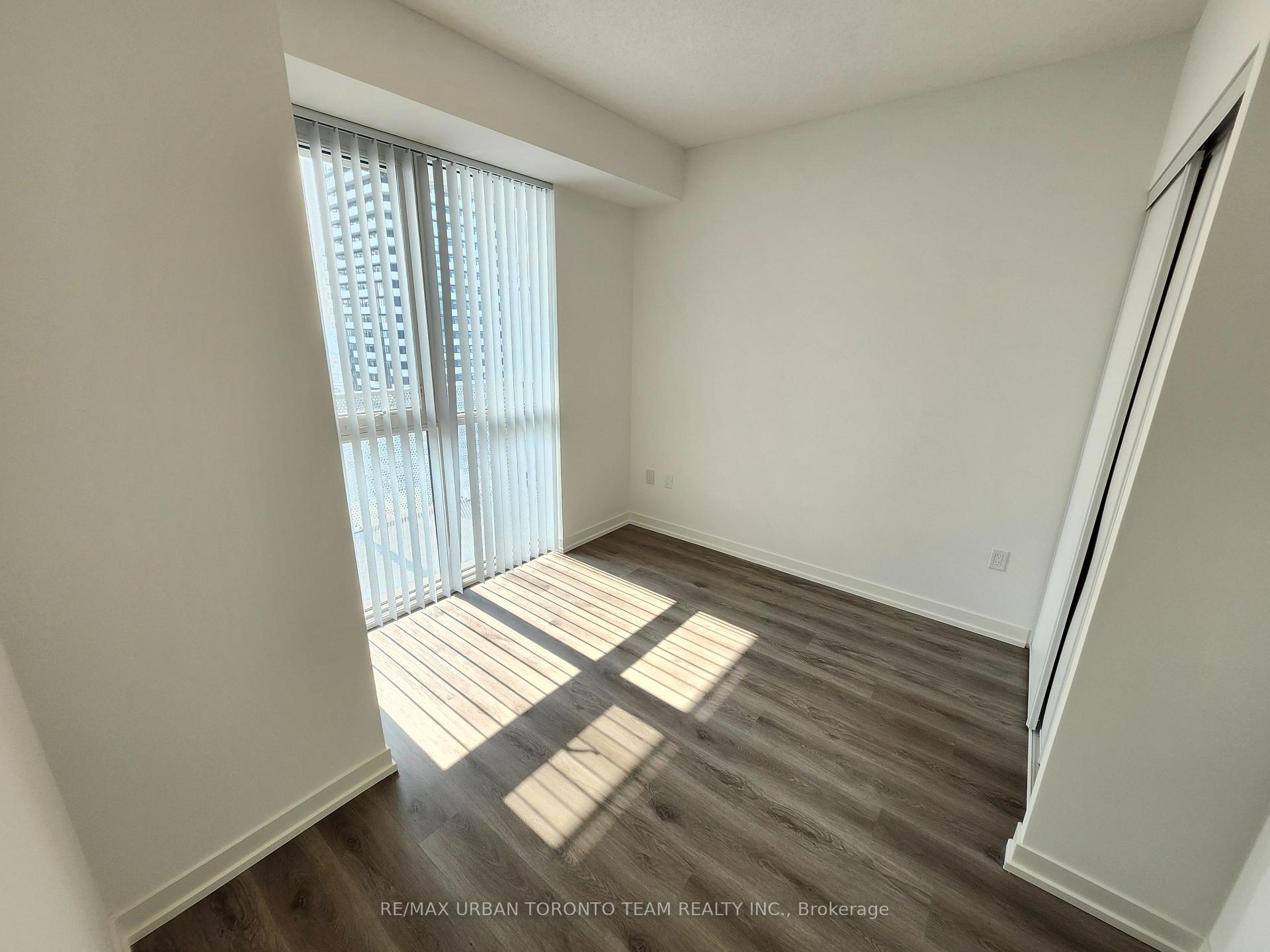 Photo 6 of Unit 2716, 28 Interchange Way, Vaughan, Vaughan Corporate Centre — HOMEH