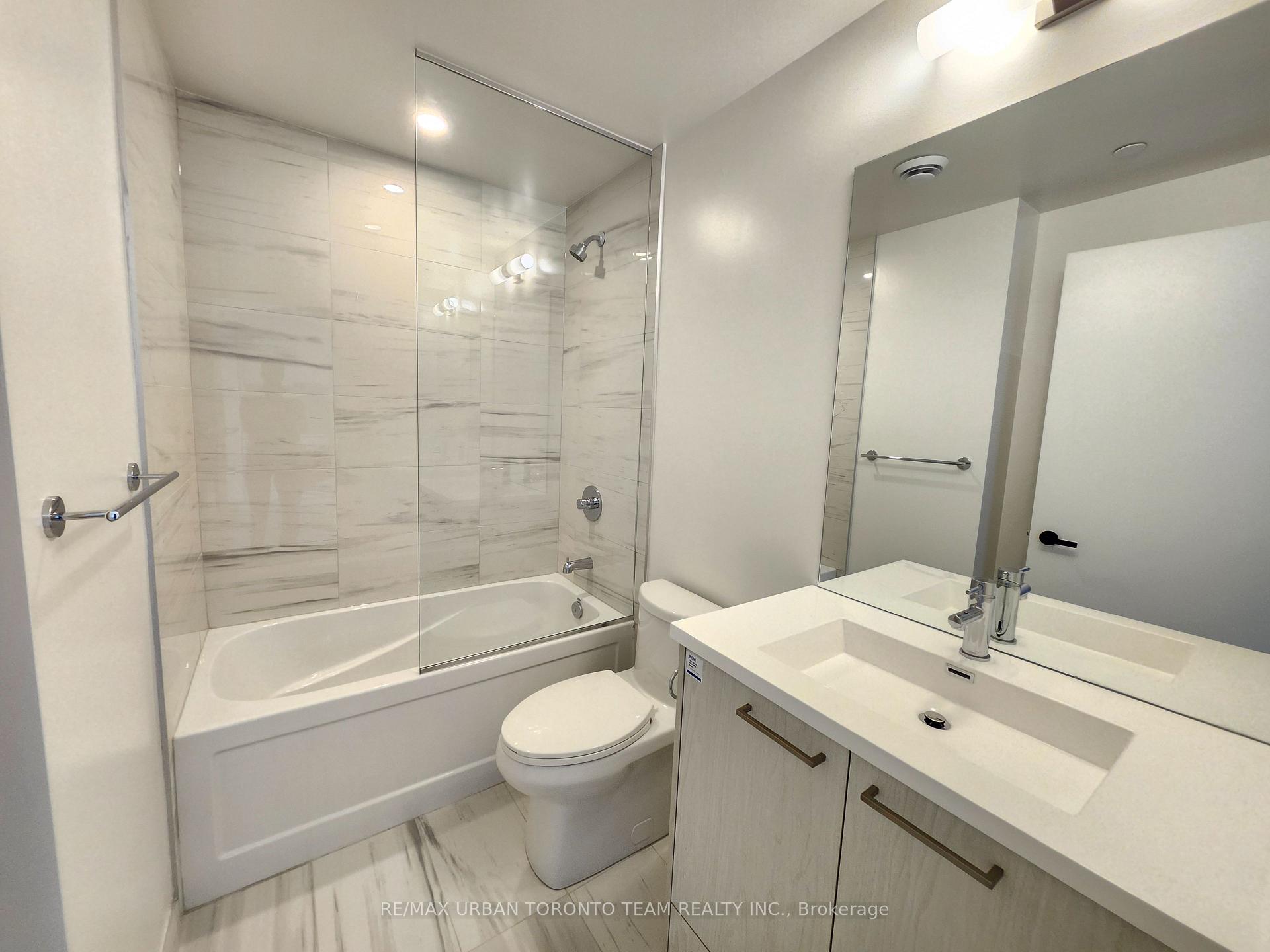 Photo 8 of Unit 2716, 28 Interchange Way, Vaughan, Vaughan Corporate Centre — HOMEH