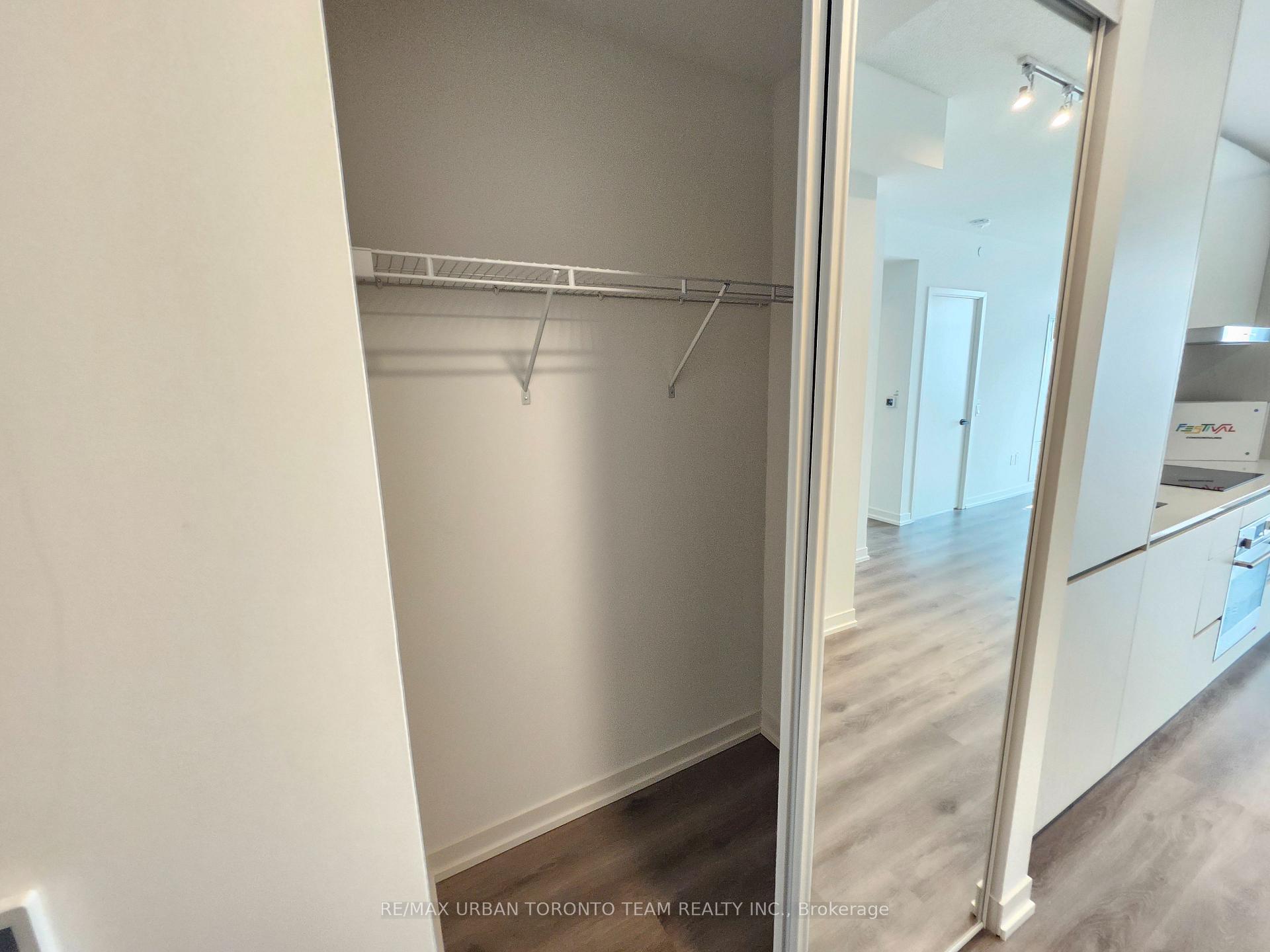 Photo 10 of Unit 2716, 28 Interchange Way, Vaughan, Vaughan Corporate Centre — HOMEH